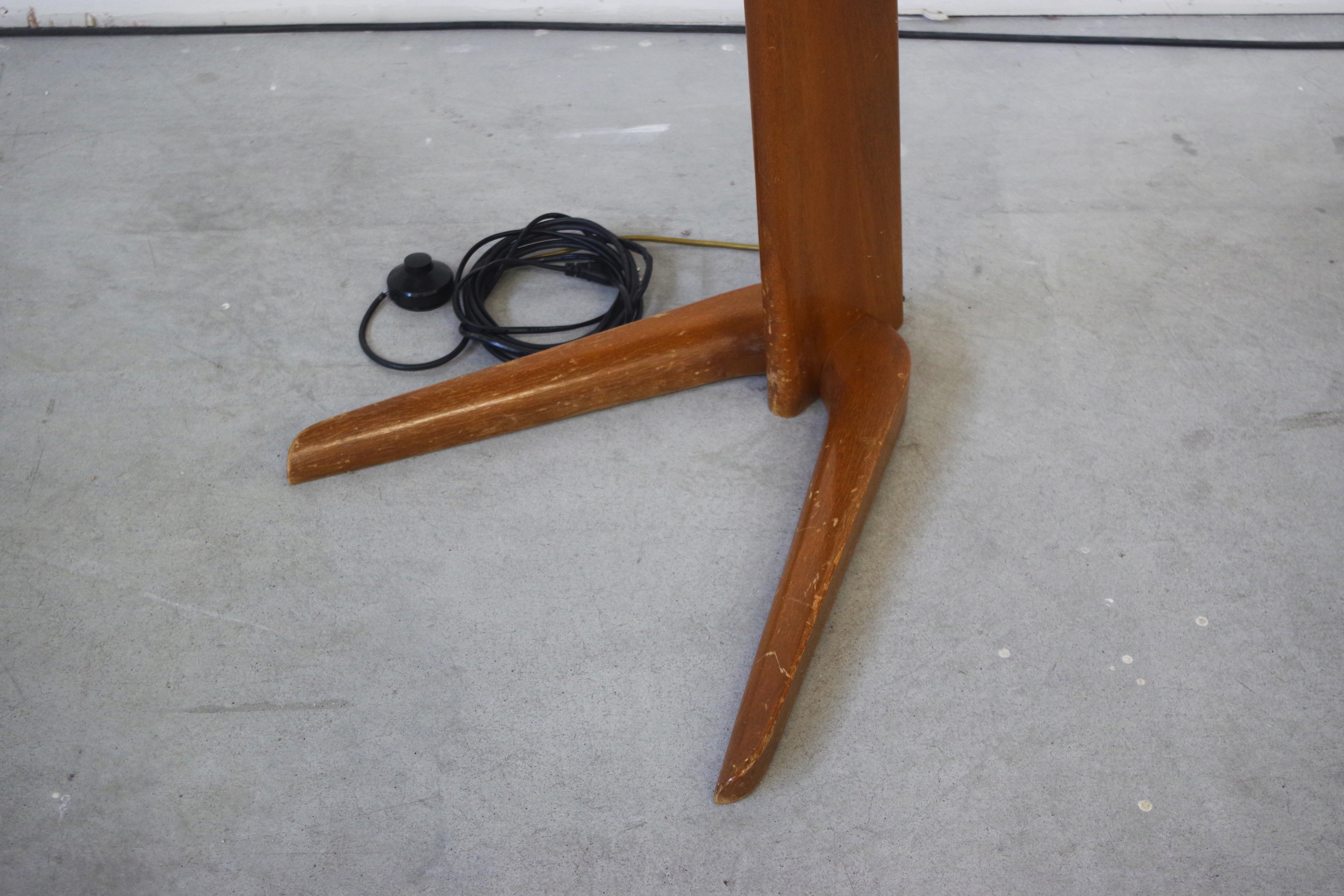 Elegant Italian Arched Floor Lamp, 1960s in vendita 3