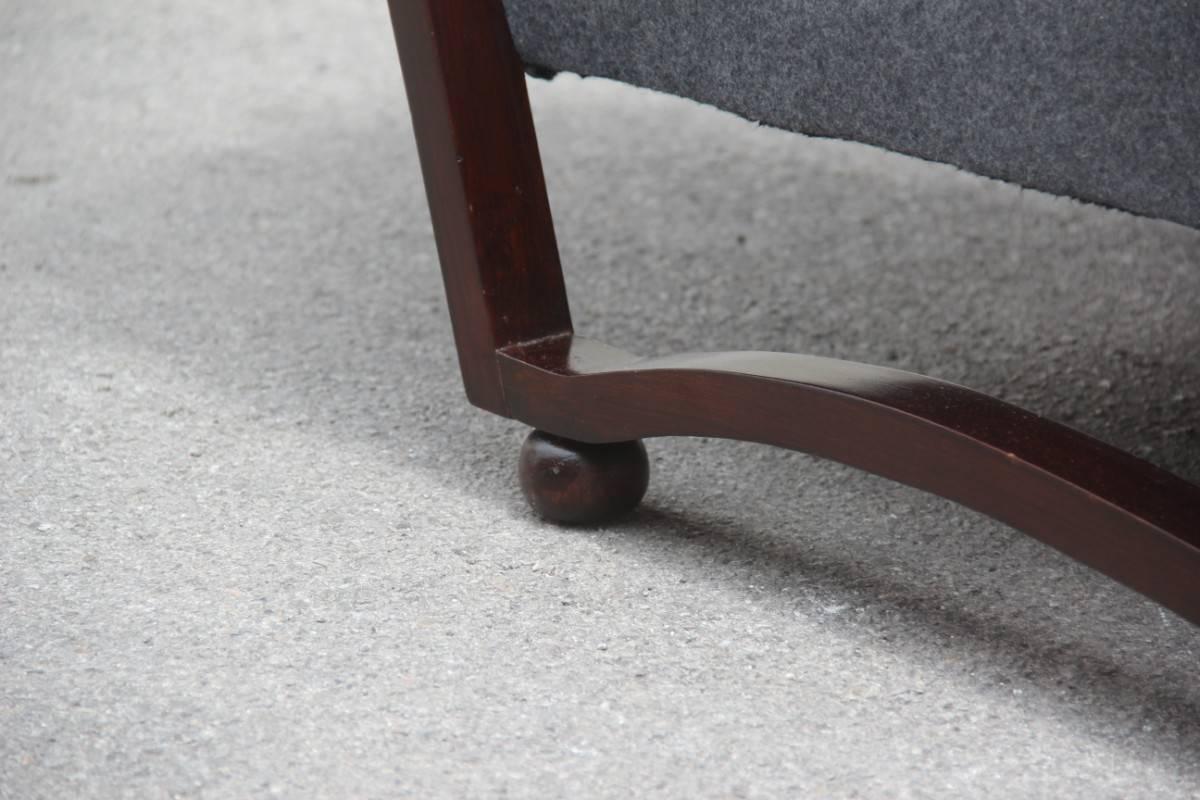 Elegant Italian Armchairs of the 1940s  about Class and Refinement For Sale 5