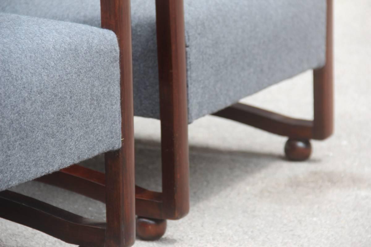 Elegant Italian Armchairs of the 1940s  about Class and Refinement For Sale 6