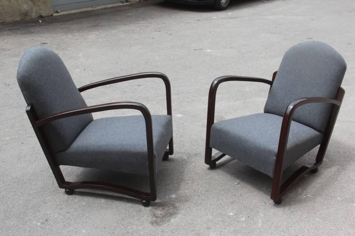 Elegant Italian armchairs of the 1940s, about class and refinement.