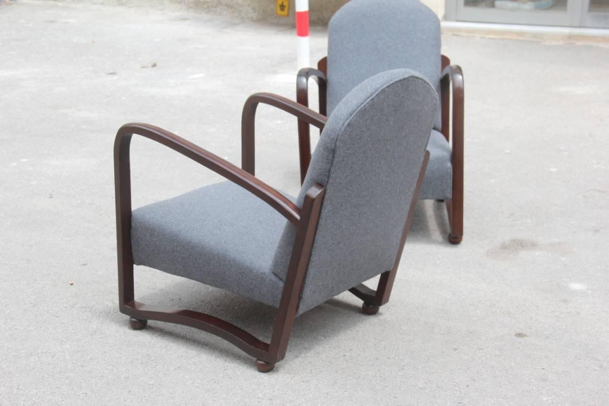 Elegant Italian Armchairs of the 1940s  about Class and Refinement For Sale 1
