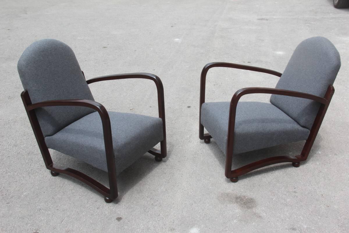 Elegant Italian Armchairs of the 1940s  about Class and Refinement For Sale 2