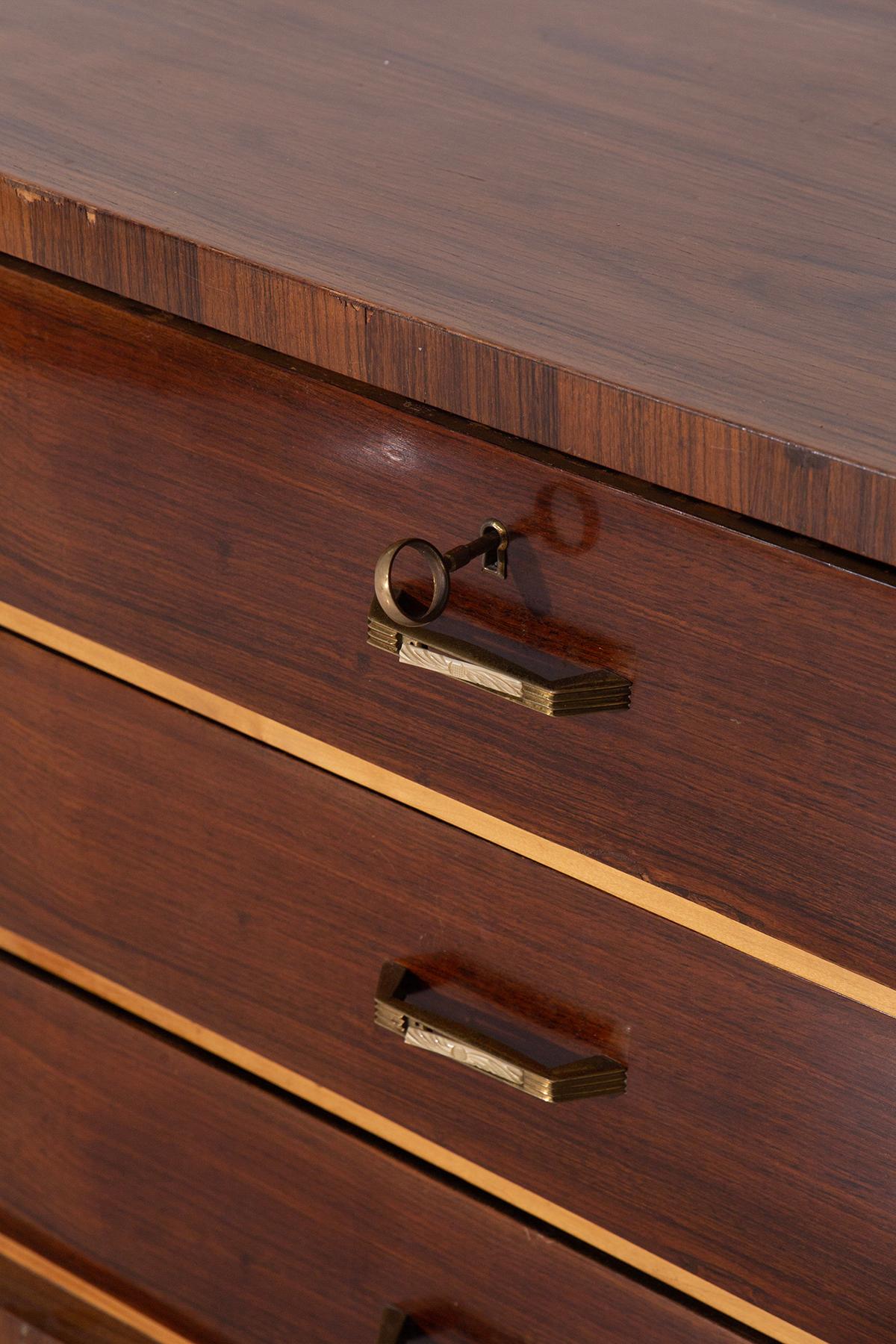 Mid-20th Century Elegant Italian art deco chest of drawers with brass inserts in vendita