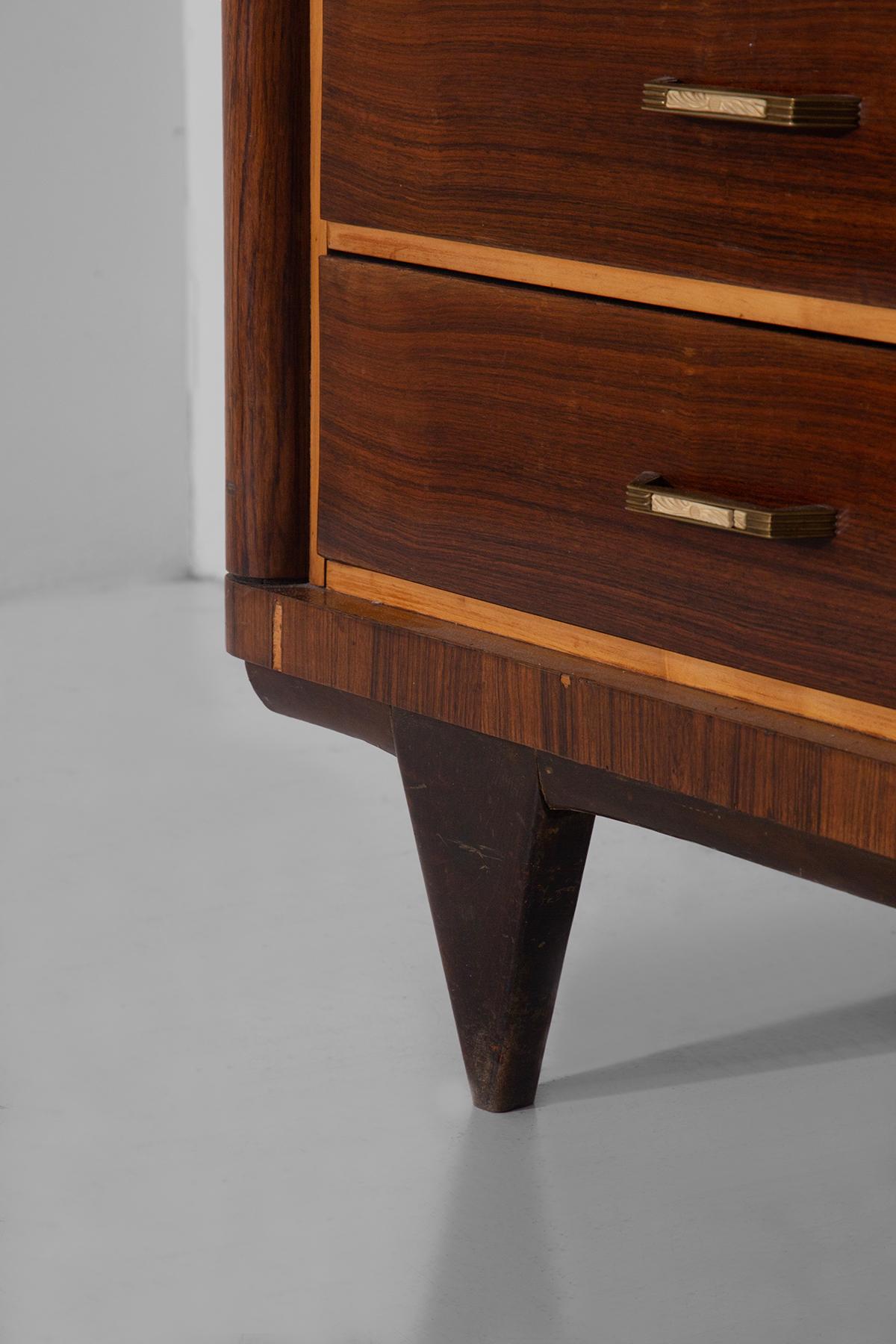 Elegant Italian art deco chest of drawers with brass inserts in vendita 3