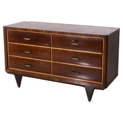 Elegante cómoda italiana art déco con inserciones de latón