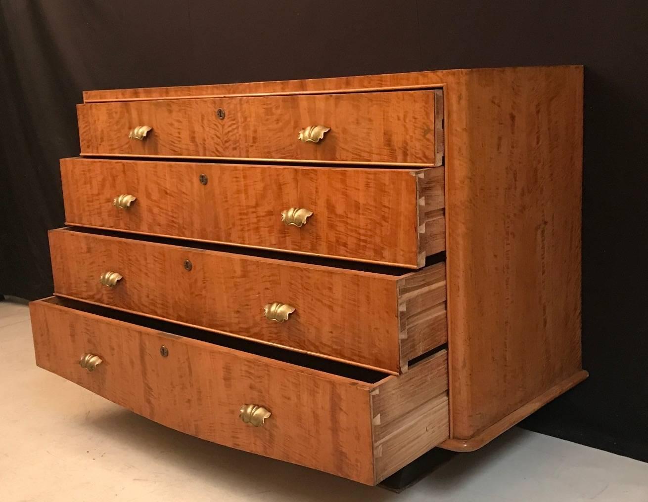 Birch Elegant Italian Art Deco Commode, 1940