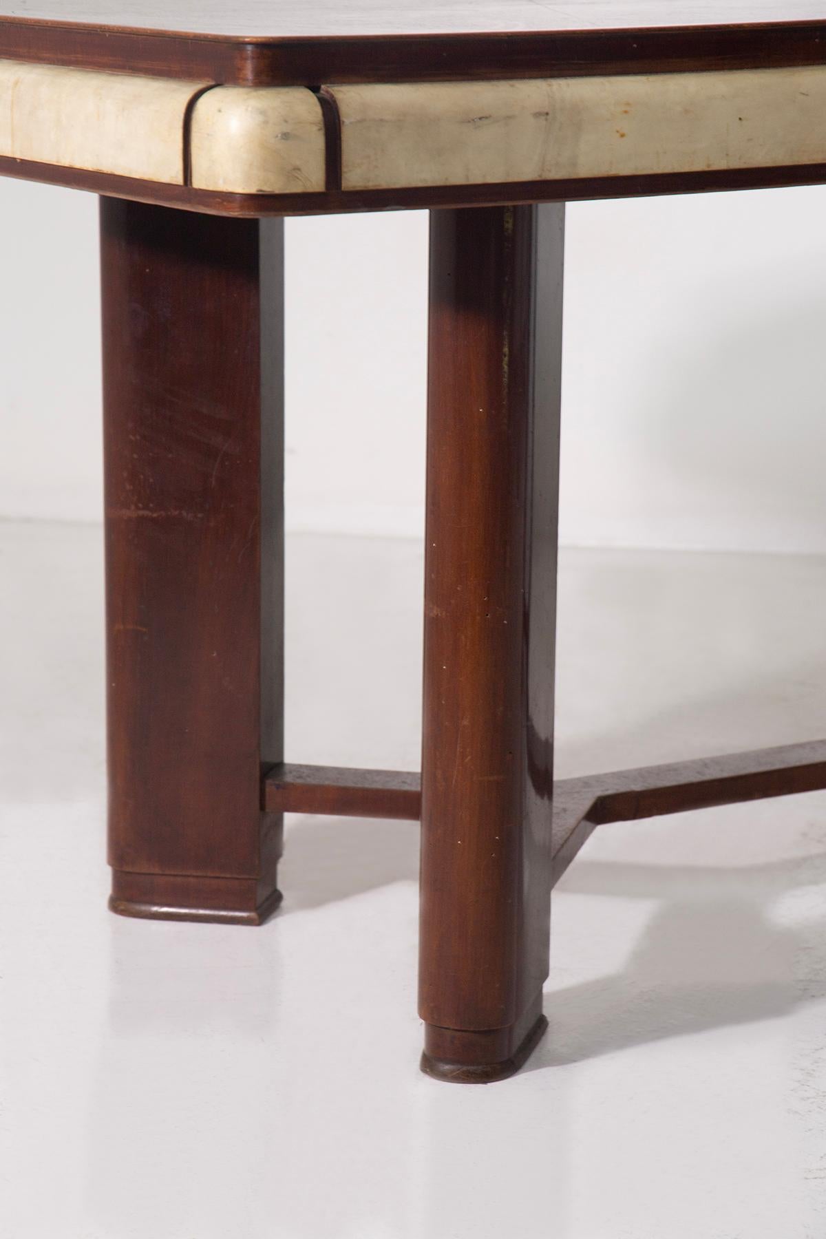 Elegant Italian Art Deco Dining table in wood and parchment in vendita 1