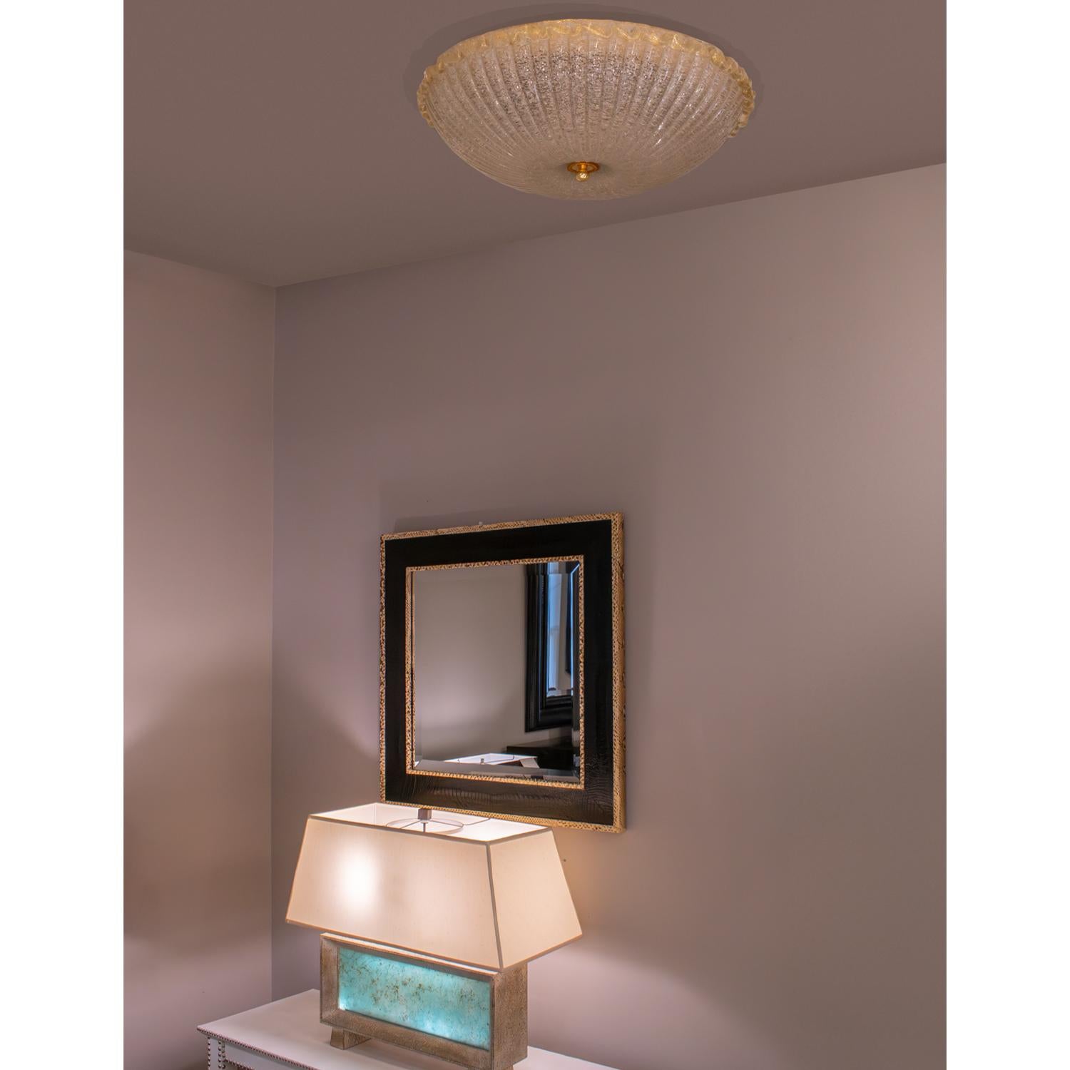 Or Elegant Italian Artisan Glass Flush Mount Ceiling Fixture 1990 en vente