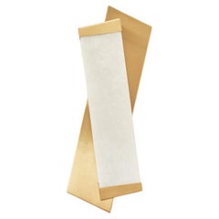 Elegante italienische Wandleuchte 'Offset' aus satiniertem Messing und Alabaster nach Maß