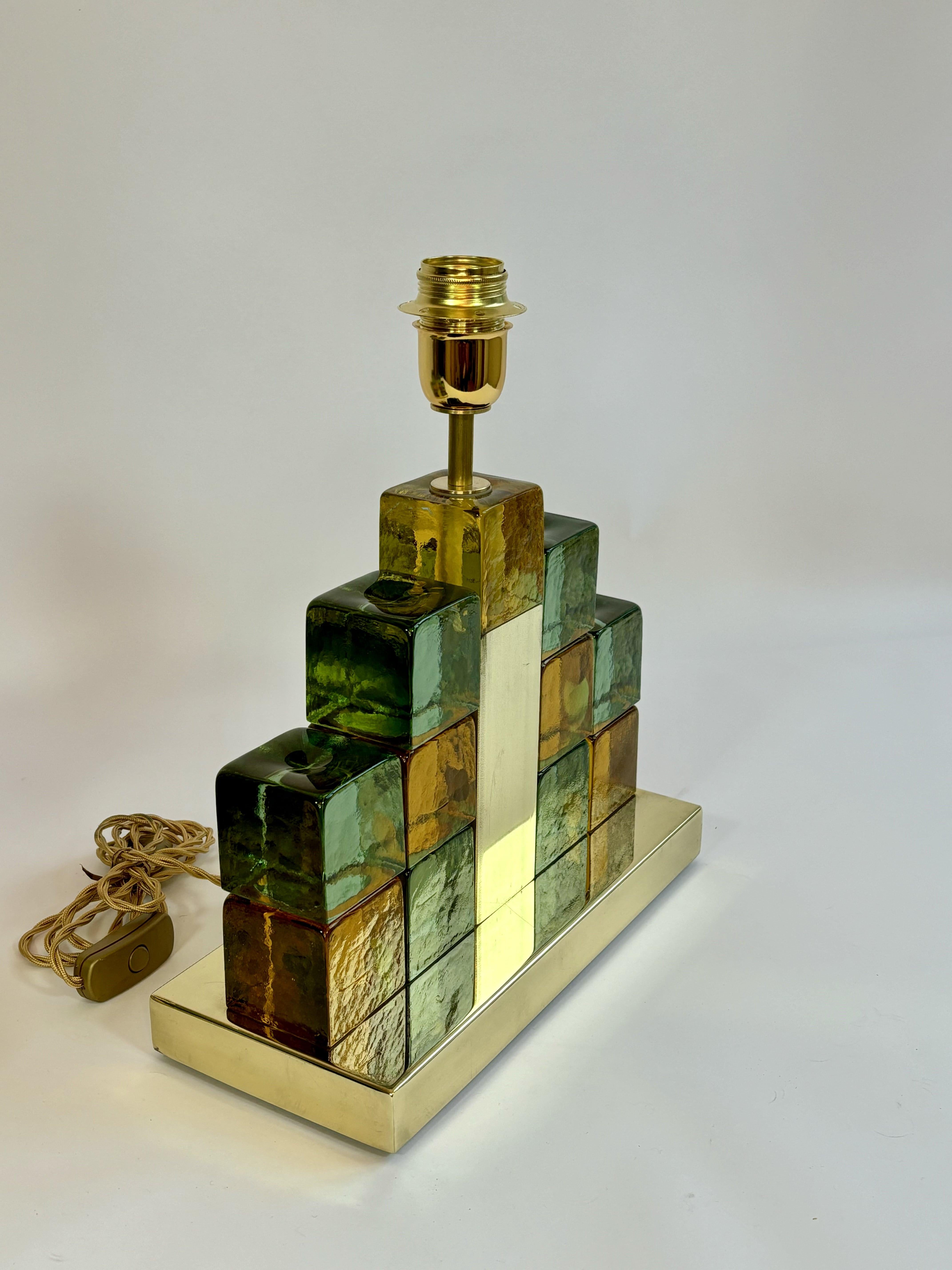 Italiano Eleganti lampade a cubo in ottone e vetro di Murano - Design contemporaneo
