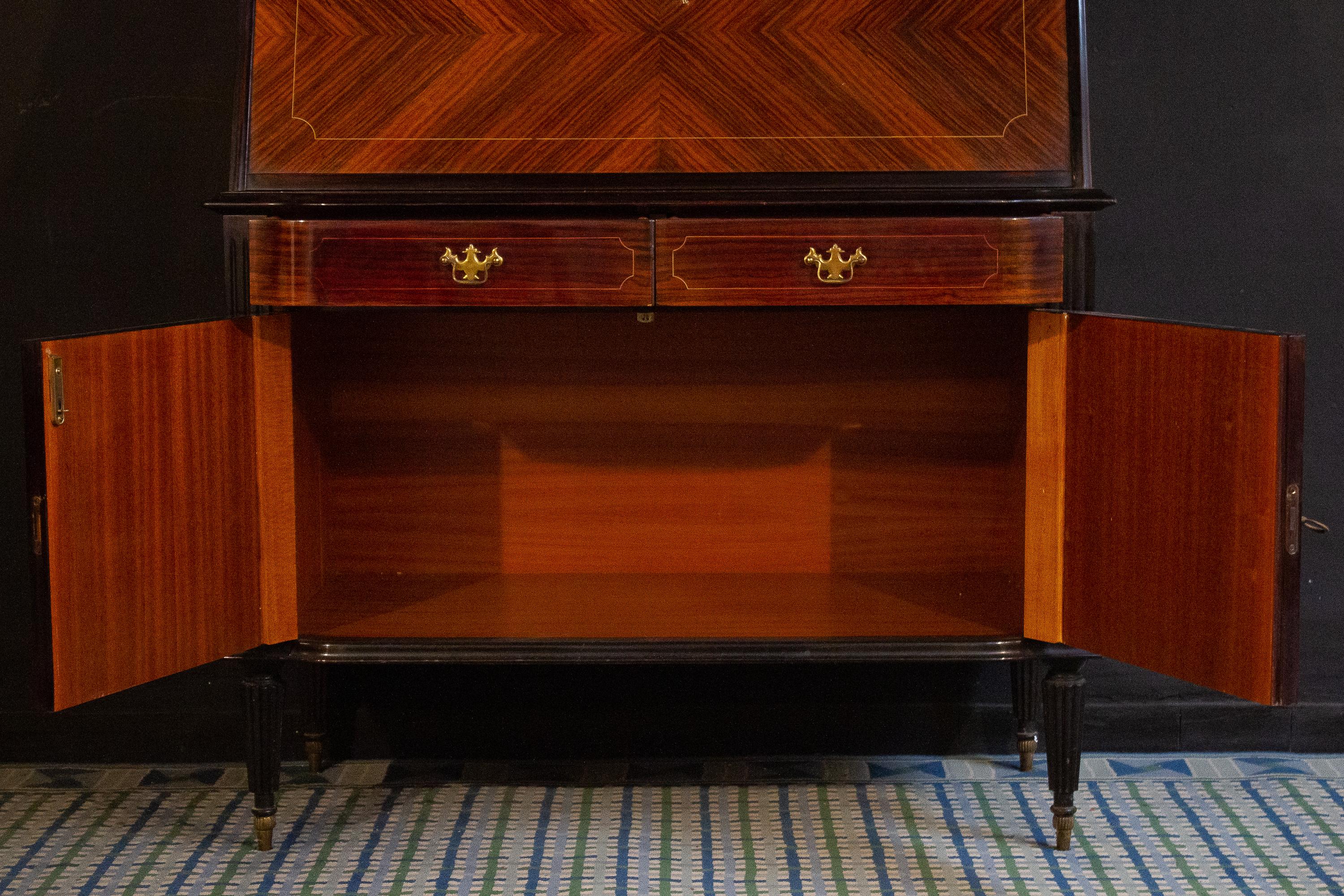 Elegant Italian Cabinet Bookcase Attributed to Paolo Buffa, 1950s For Sale 8