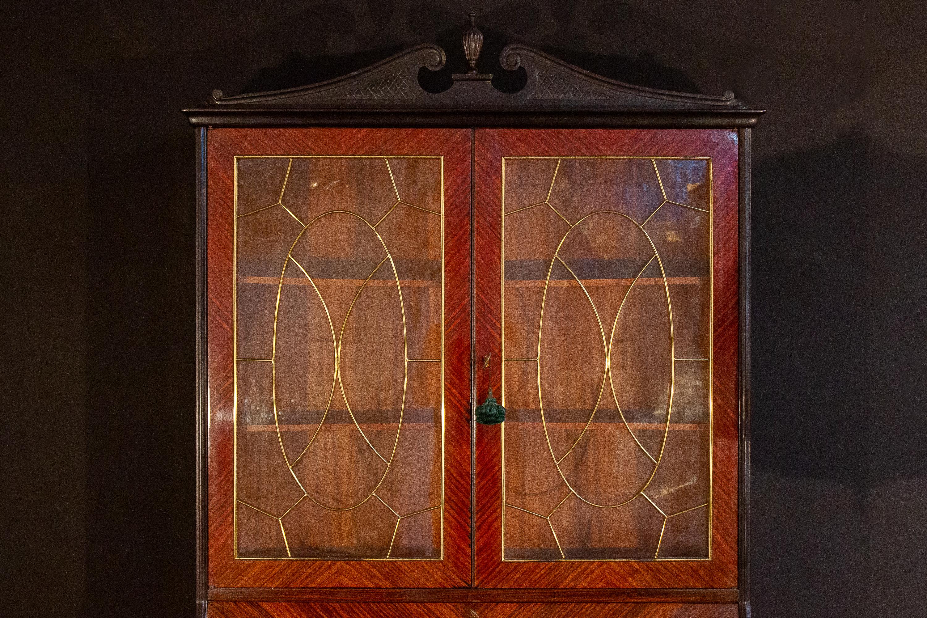 Elegant Italian Cabinet Bookcase Attributed to Paolo Buffa, 1950s In Excellent Condition For Sale In Rome, IT