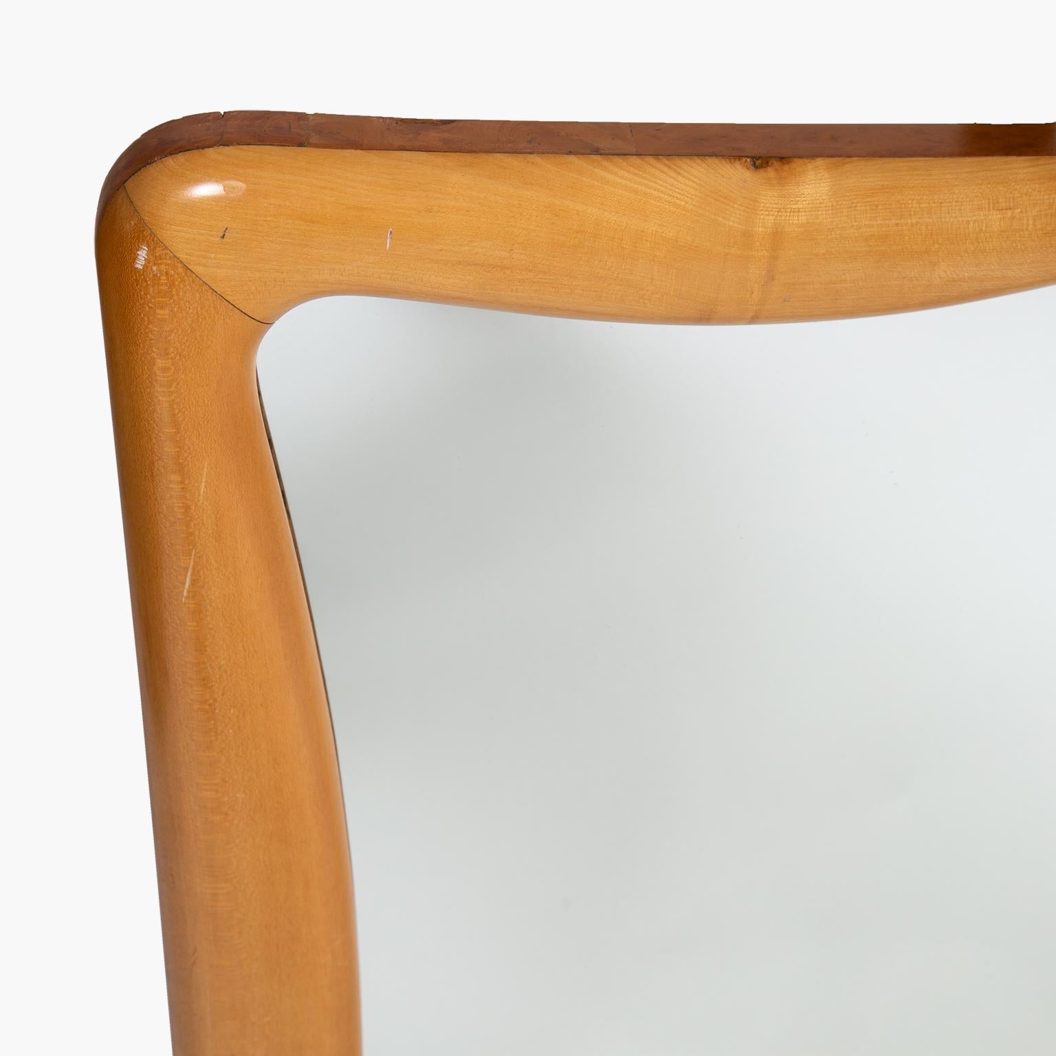 Mid-Century Modern Elegant Italian Carved Frame Mirror For Sale