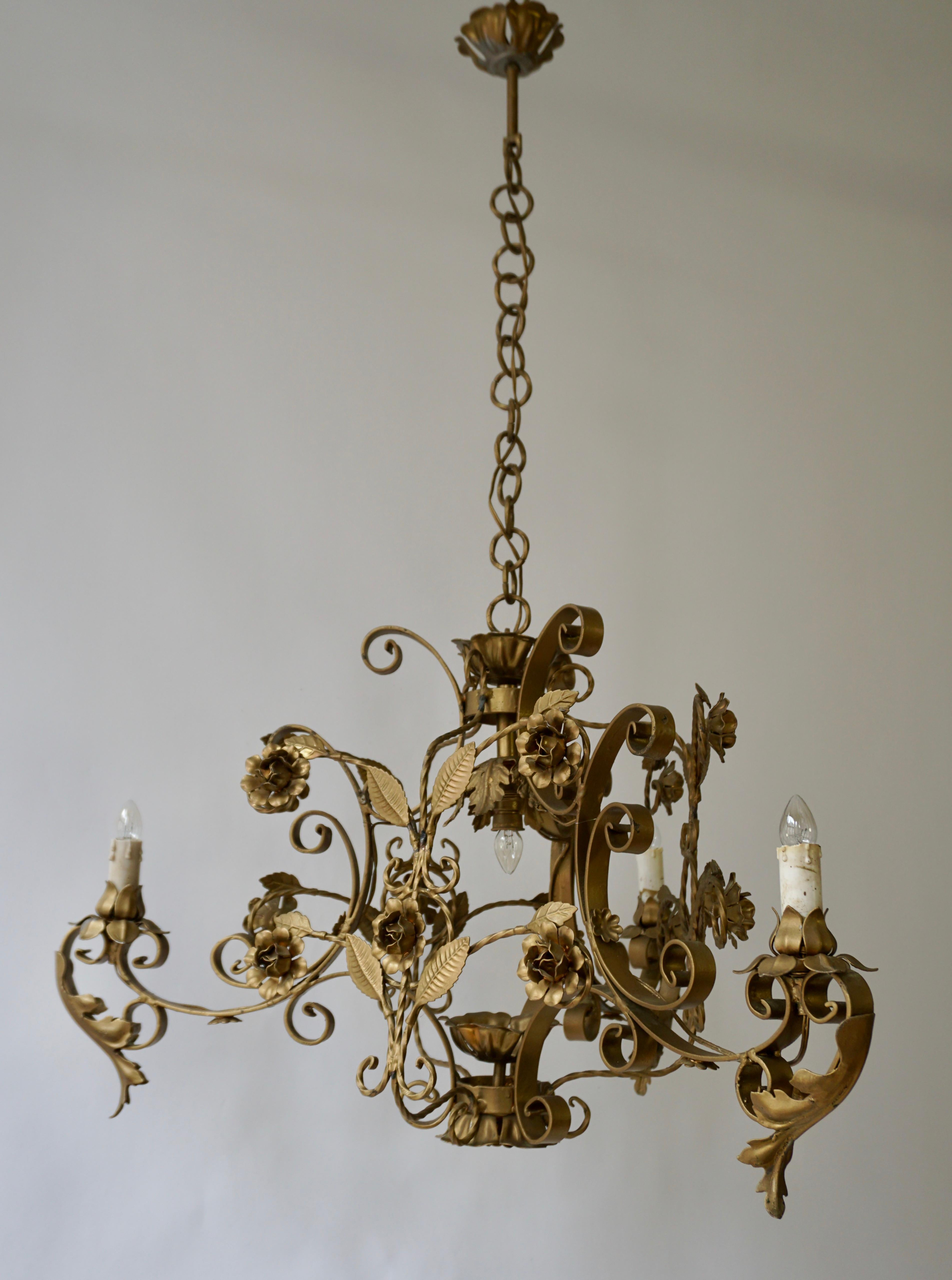 Elegant Italian Chandelier For Sale 4