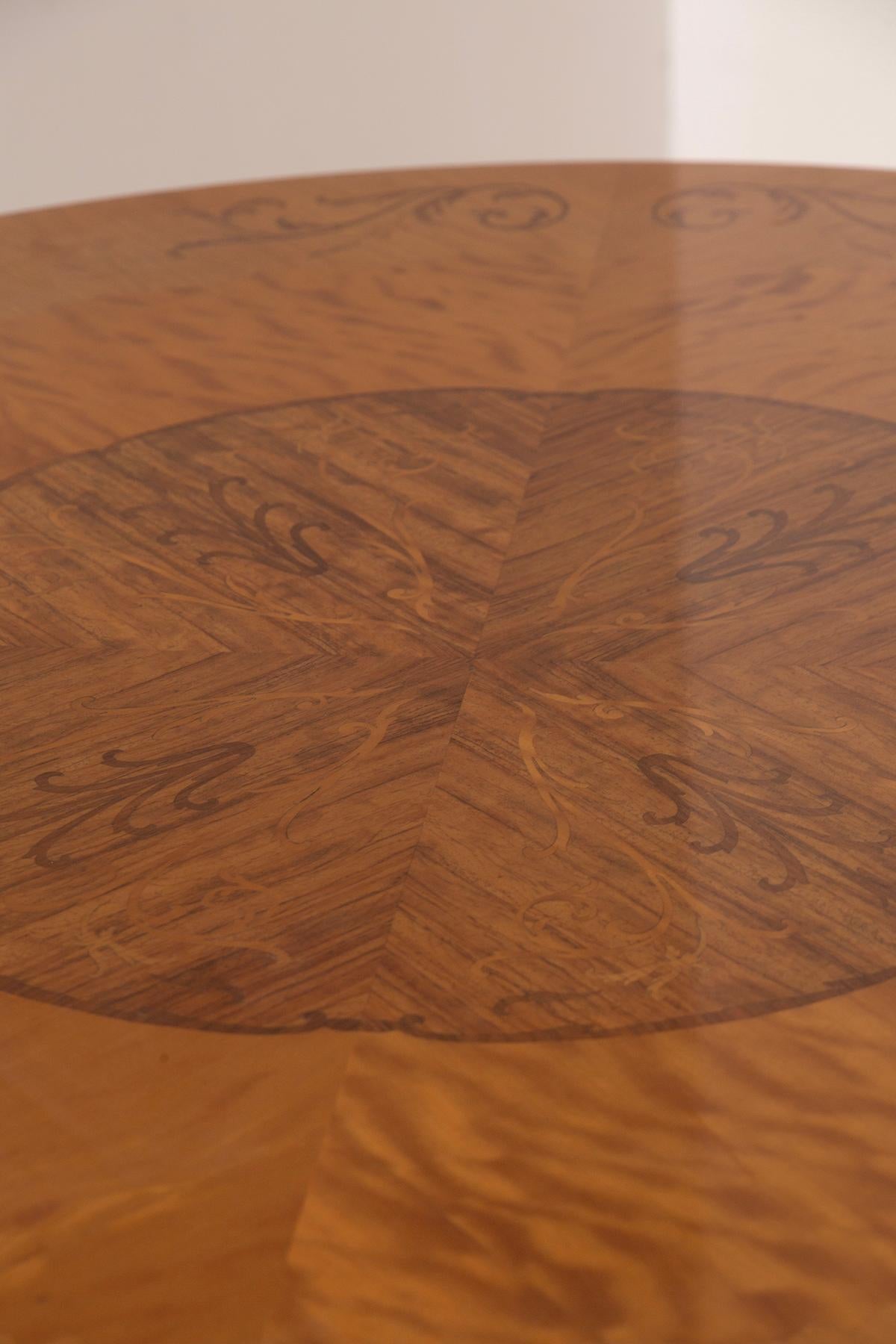 Mid-20th Century Elegant Italian Chiavarino Table with inlaid wood or Grand Foyer For Sale