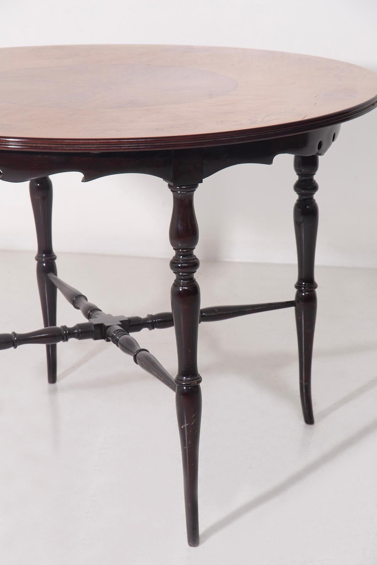 Elegant Italian Chiavarino Table with inlaid wood or Grand Foyer For Sale 1