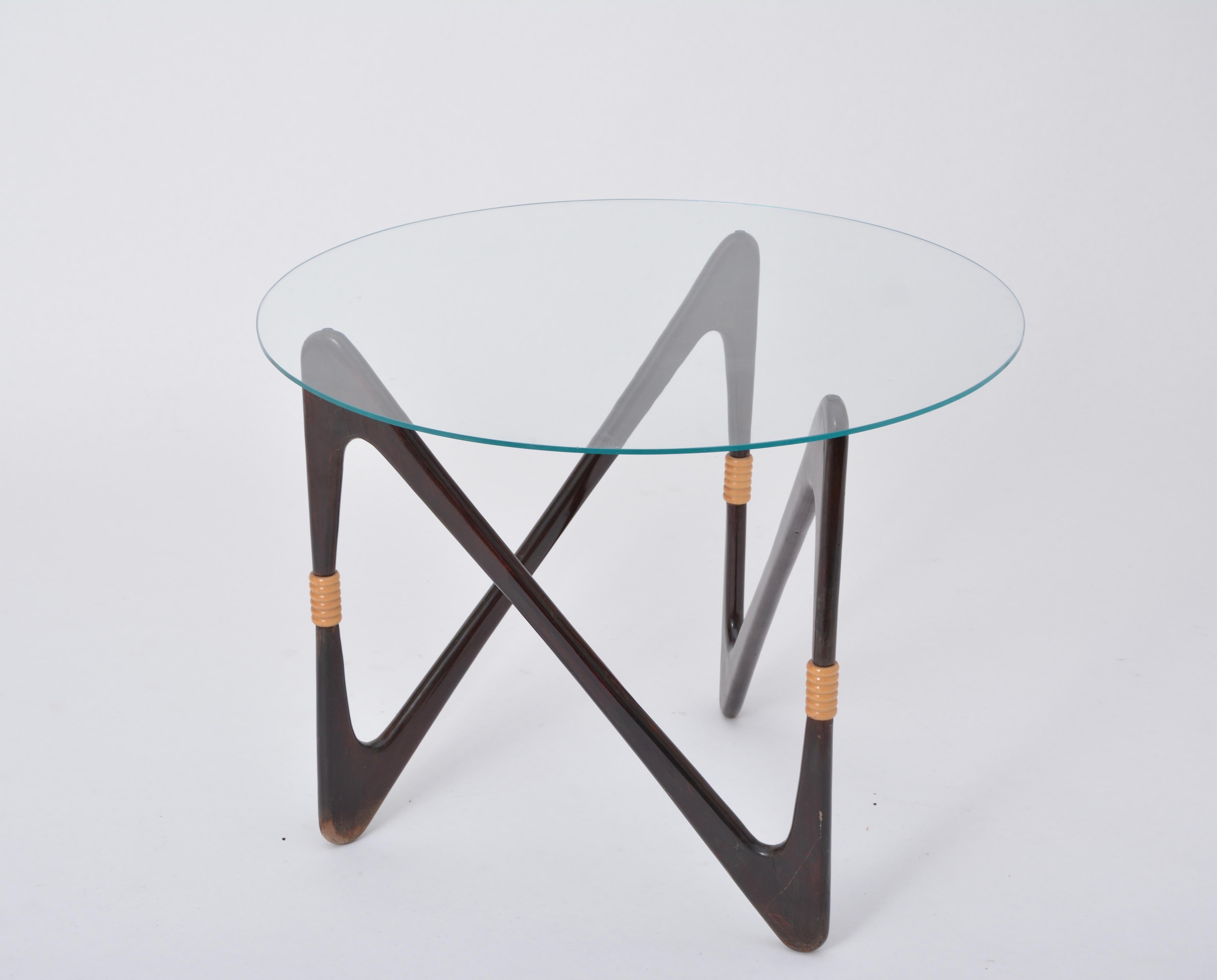 Italian Mid-Century Modern side table in the style of Cesare Lacca (20. Jahrhundert)