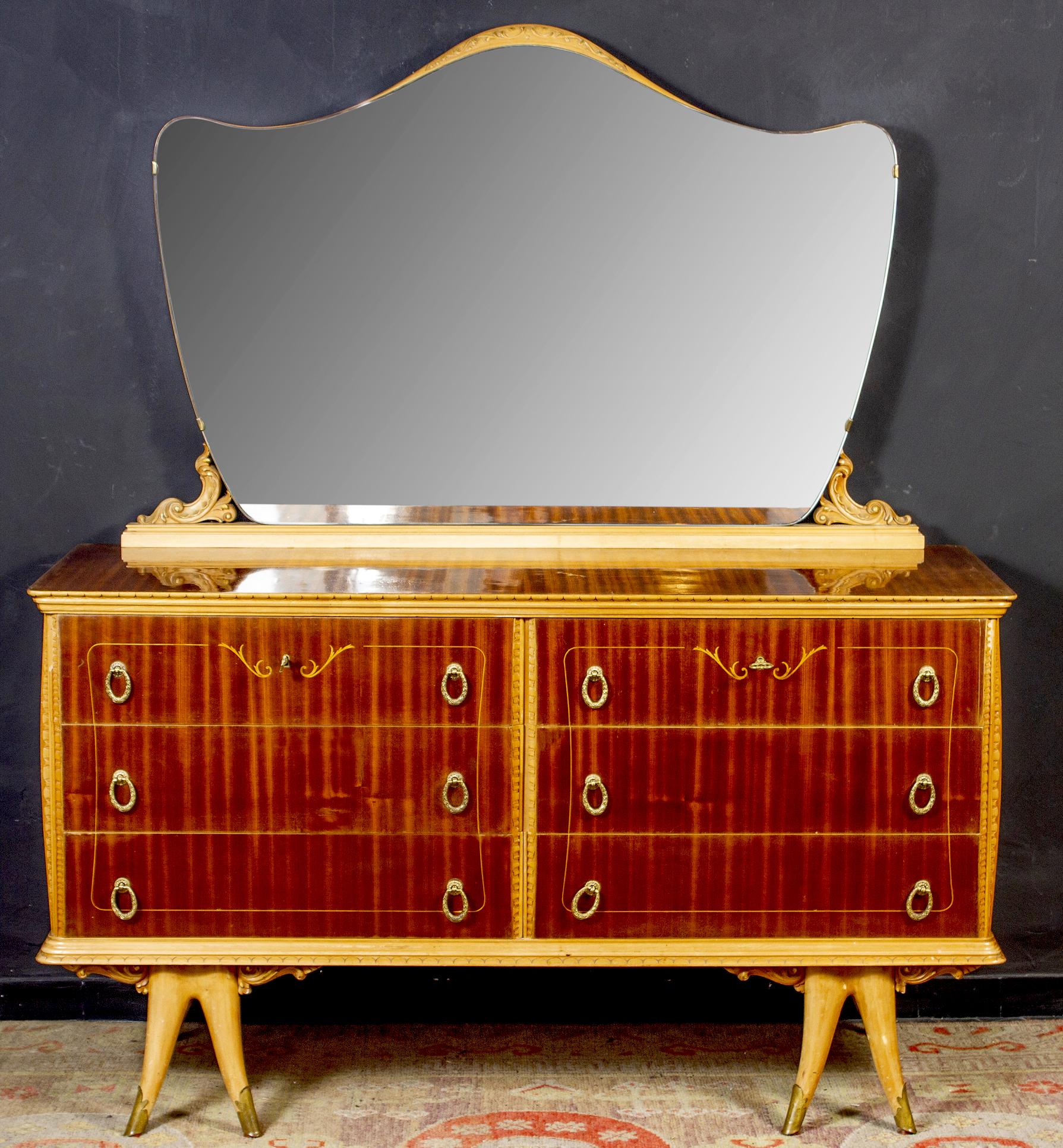 Elegant Italian Design Art Deco Commode 1940 Attributed to Osvaldo Borsani For Sale 3