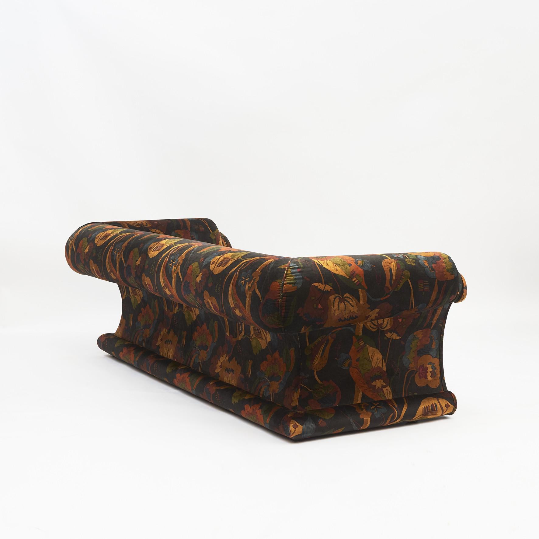Modern Elegant Italian Design Sofa Free Standing. Printed velvet Fabric For Sale
