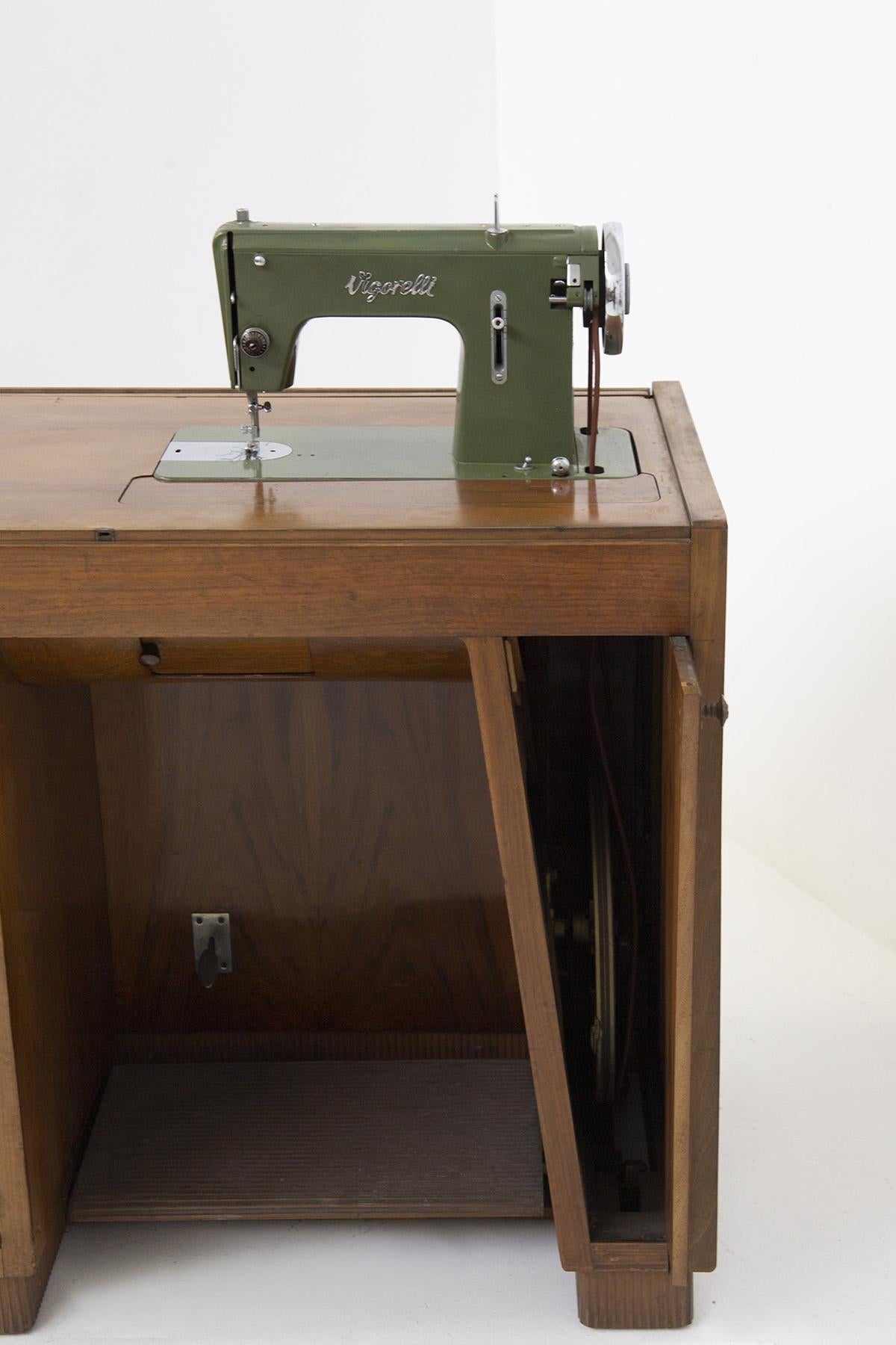 Elegant Italian Desk Convertible into Sewing Machine For Sale 1