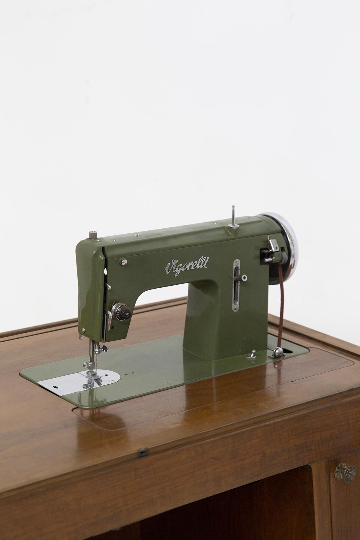 Elegant Italian Desk Convertible into Sewing Machine For Sale 4