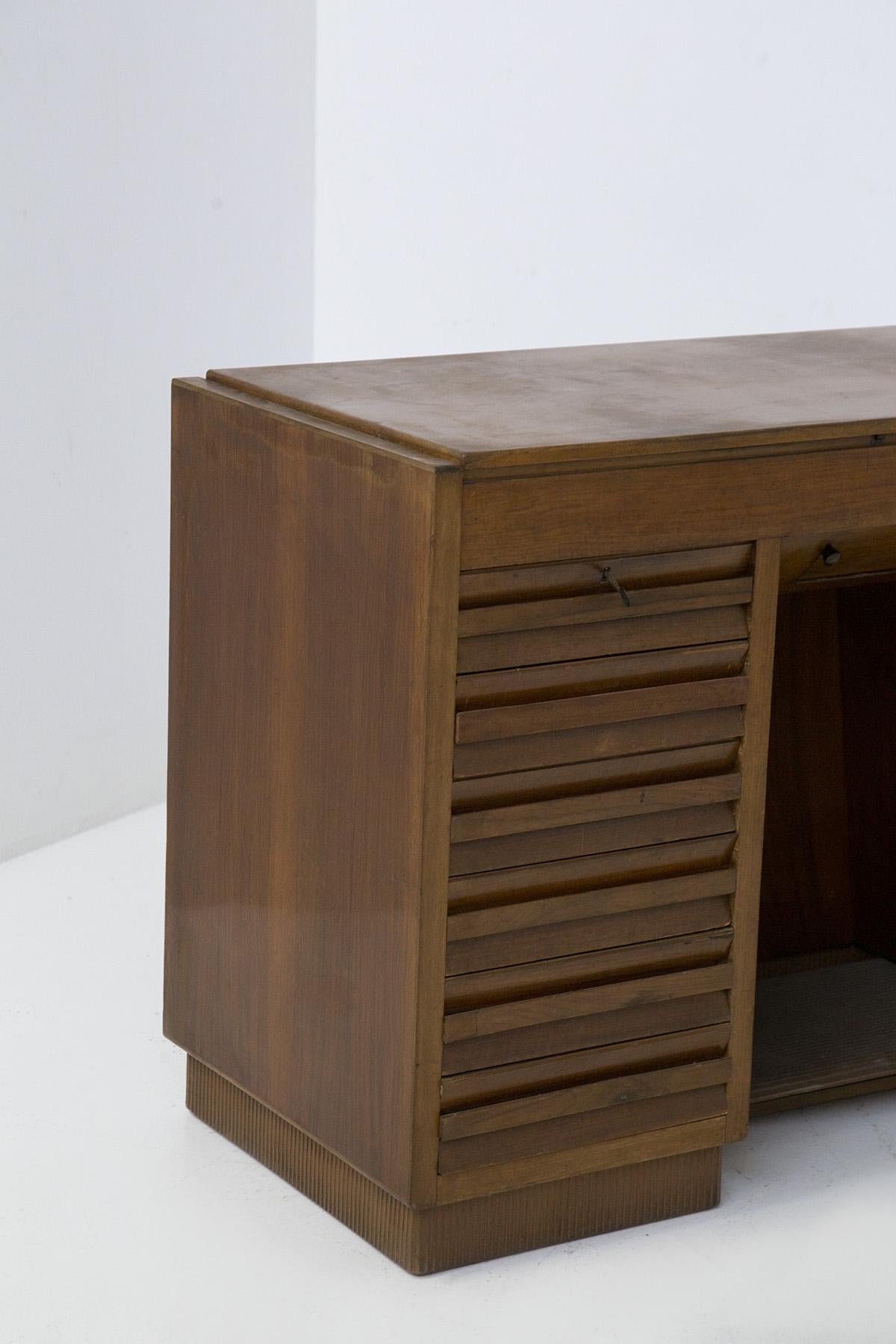 Mid-Century Modern Élégant bureau italien convertible en machine à couture en vente