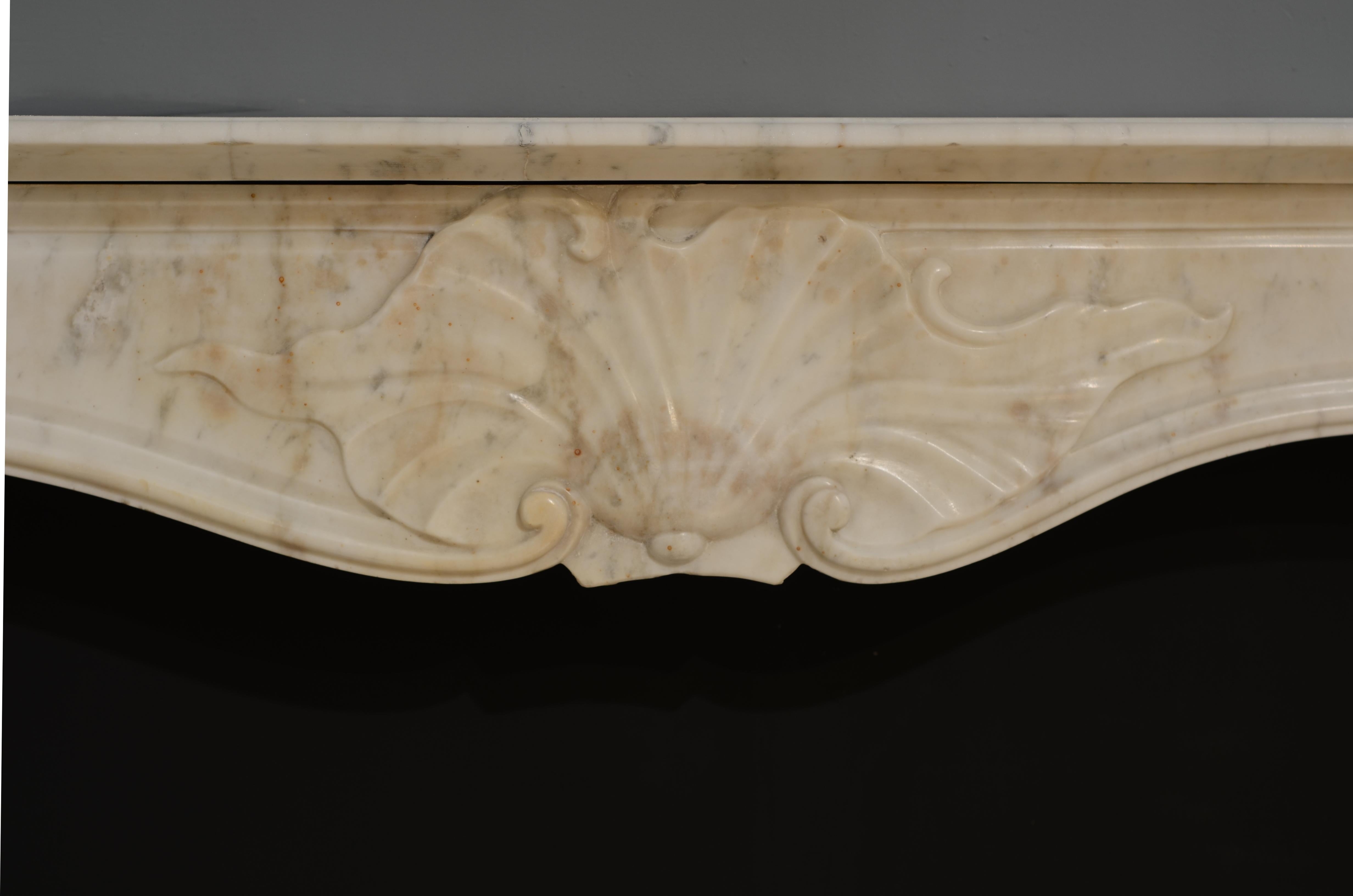 Rococò Elegante caminetto italiano in vendita