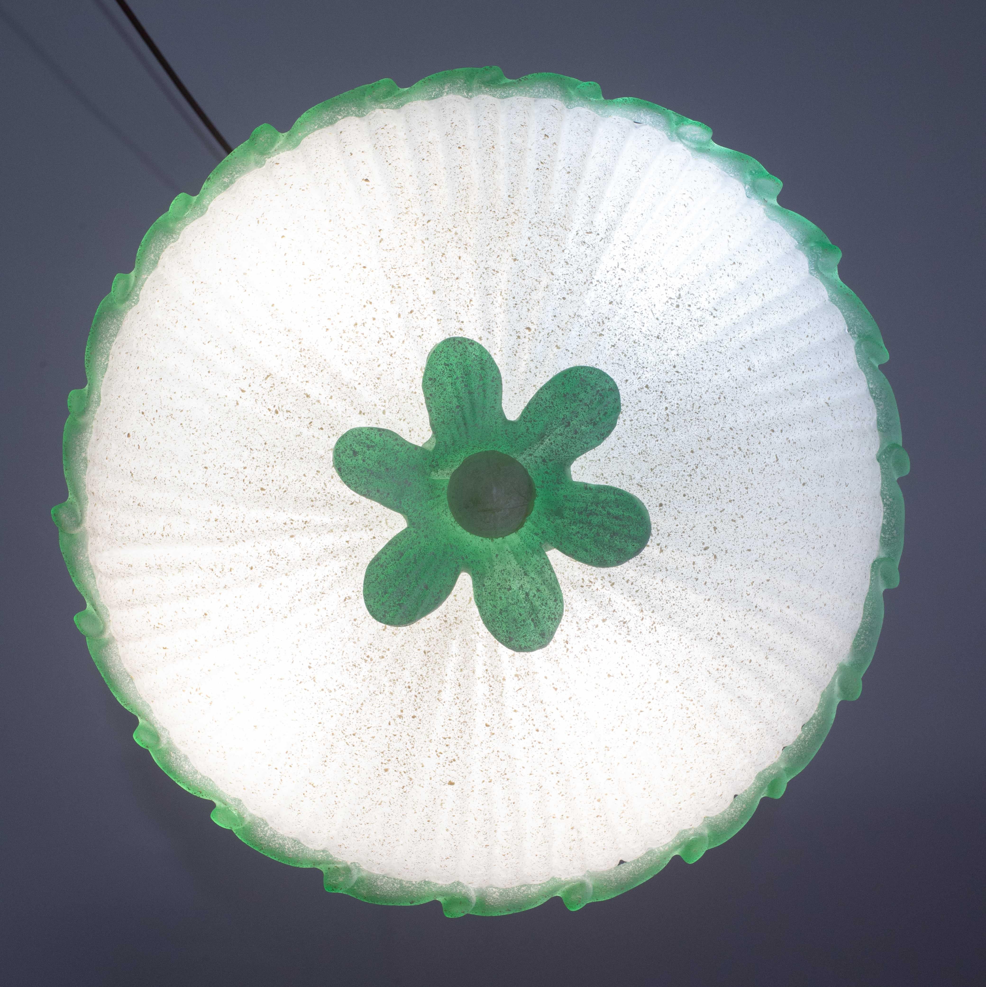 Elegant Italian Green and Murano Glass Ceiling Flower In Good Condition For Sale In Roma, IT