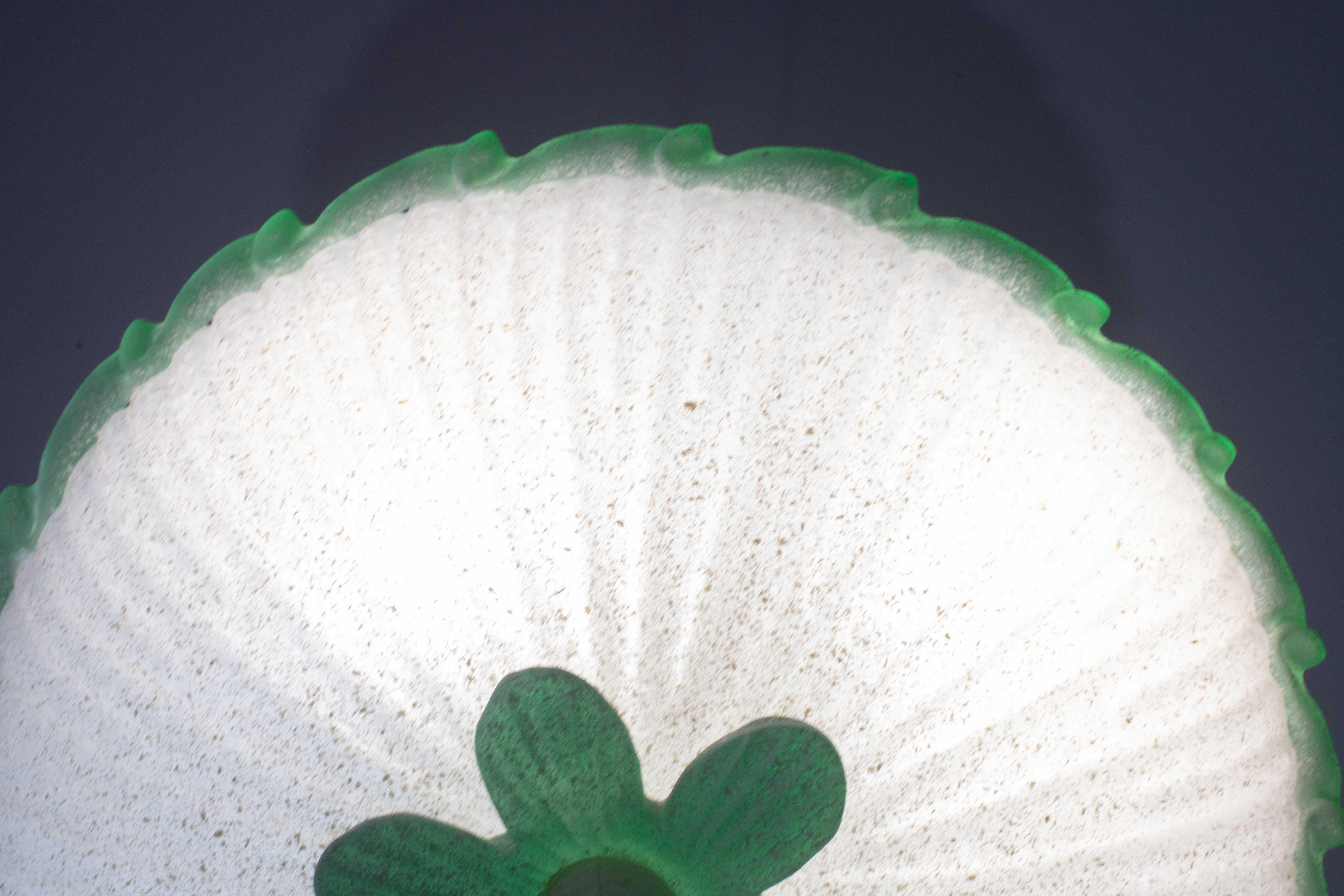 Elegant Italian Green and Murano Glass Ceiling Flower For Sale 1