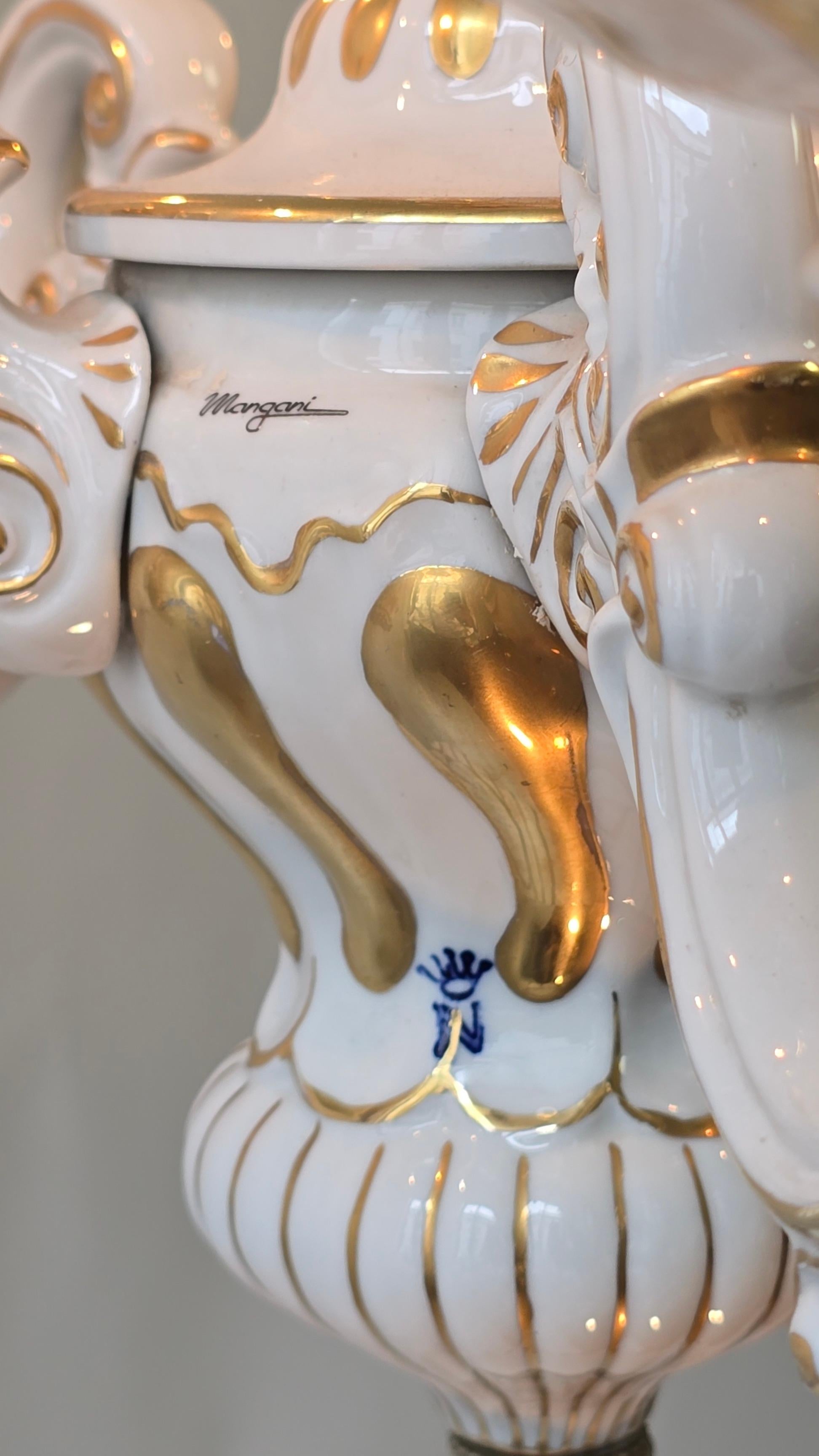 Eleganter italienischer Mangani-Porzellan-Kronleuchter - 5 Lichter, 1970er Jahre im Angebot 4