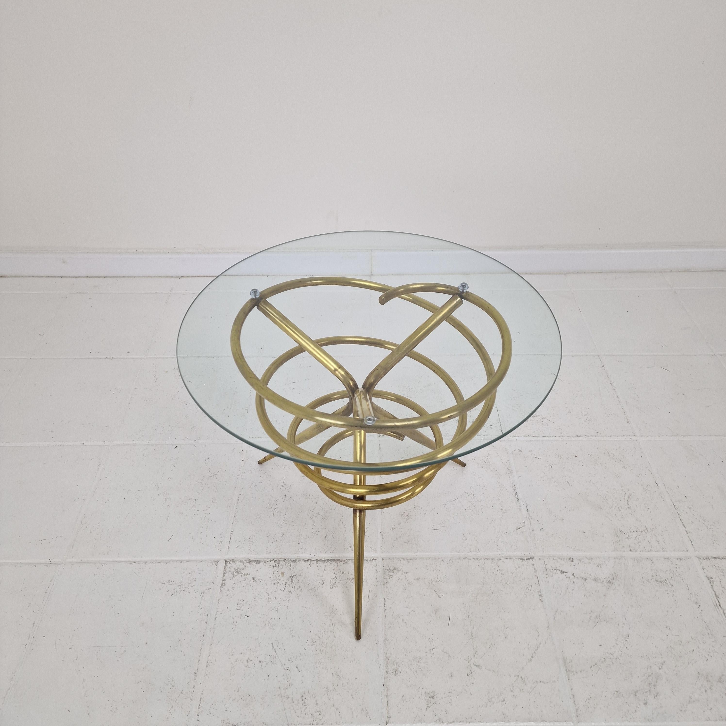 Fine XX secolo Elegant Italian Mid-Century Side Table with Sculptural Brass Base, 1970's in vendita