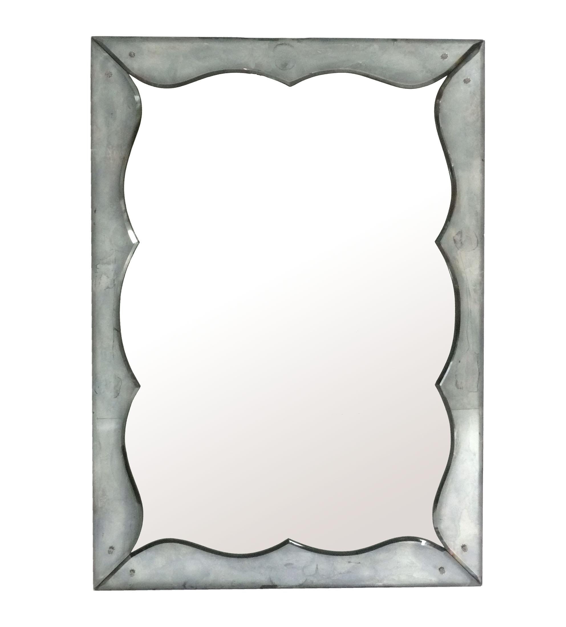 Elegantes espejos italianos, Italia, hacia la década de 1940. Miden unas impresionantes 46