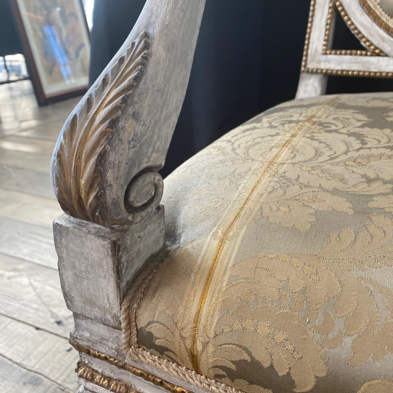 18th Century and Earlier Elegant Italian Neoclassical Louis XVI Sofa For Sale
