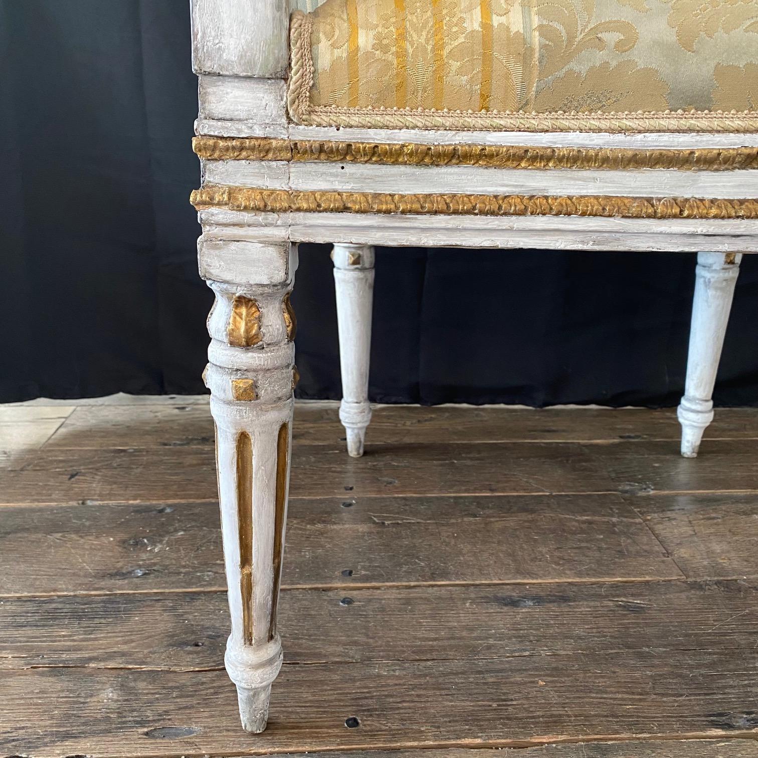 Upholstery Elegant Italian Neoclassical Louis XVI Sofa For Sale
