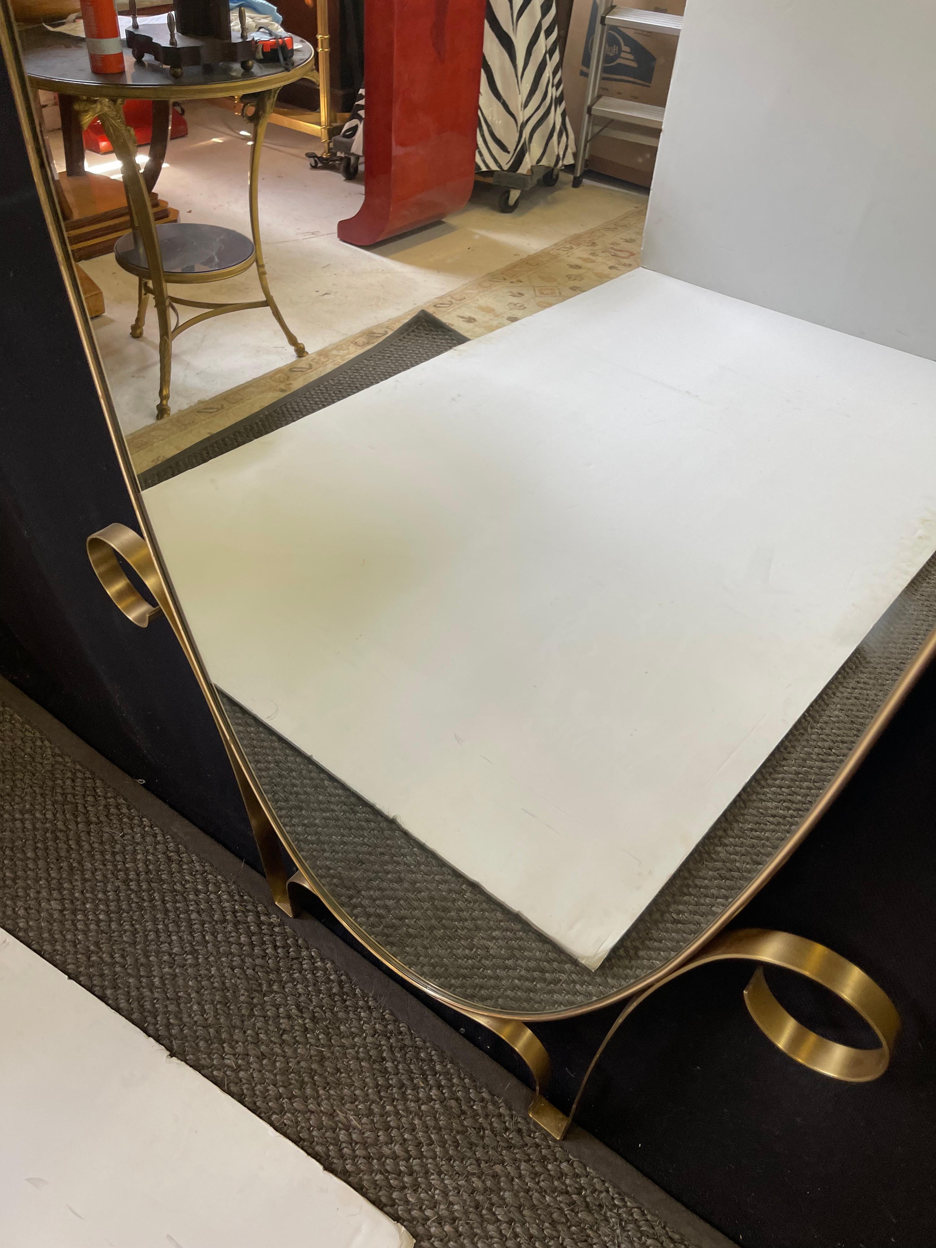 Elegant Italian Oval Wall Mirror in Brass For Sale 3