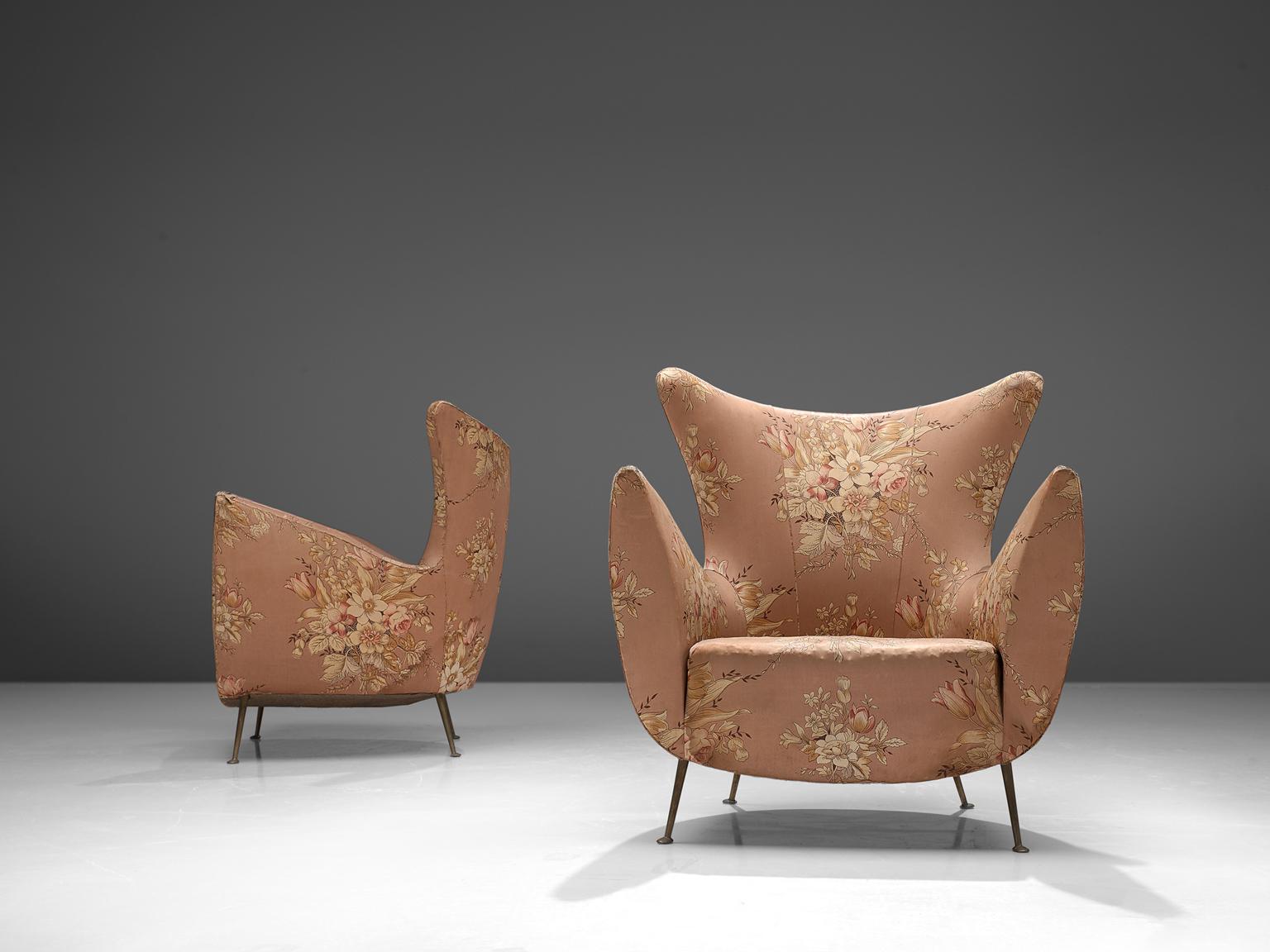 Italian lounge chairs, fabric and metal, Italy, 1950s.

This set of lounge chairs is an iconic example of Italian design from the 1950s. Organic and sculptural, these lounge chairs are anything but minimalistic. Equipped with the original stiletto