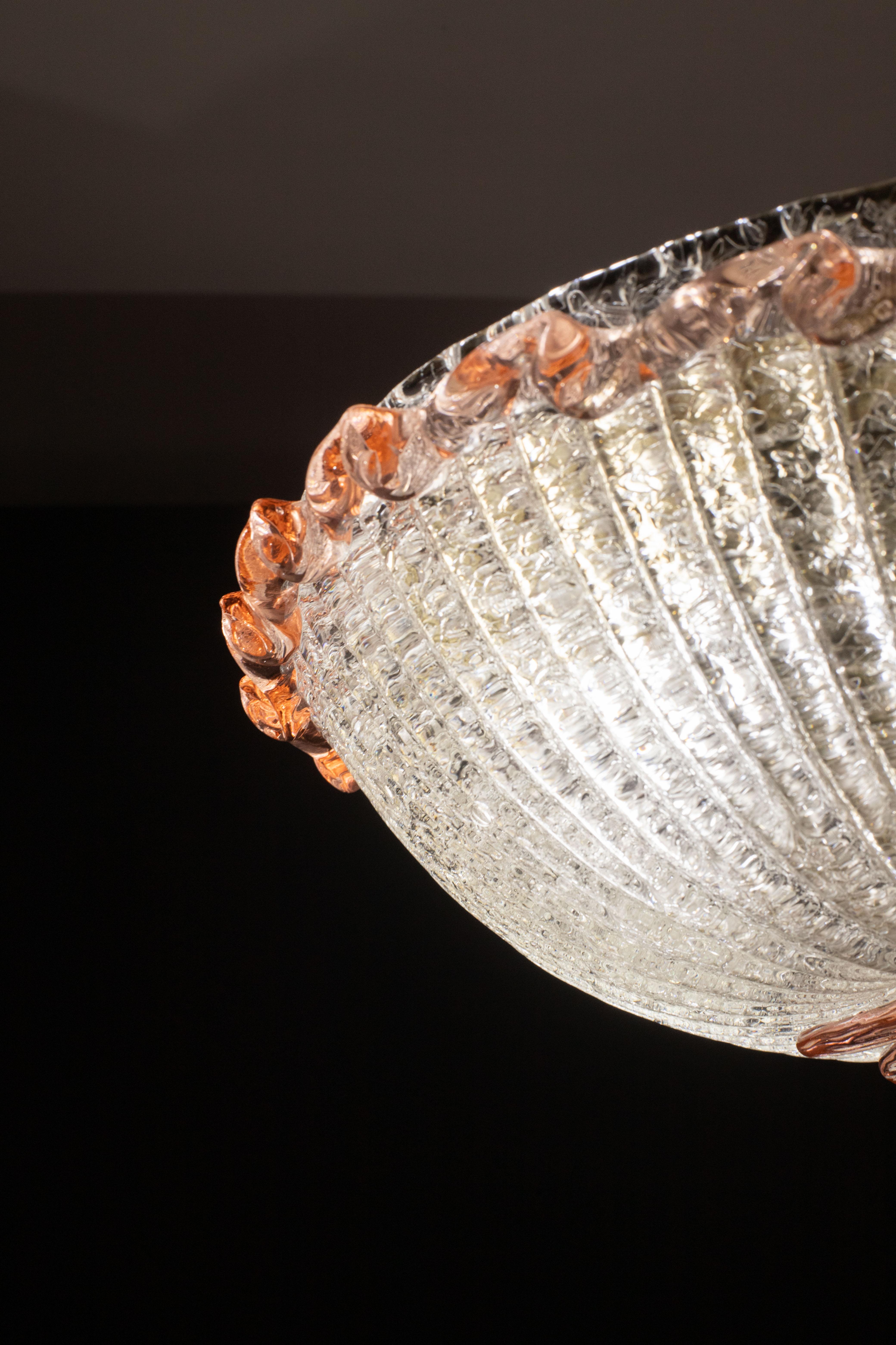 Élégante fleur de plafond italienne rose et en verre de Murano en vente 5