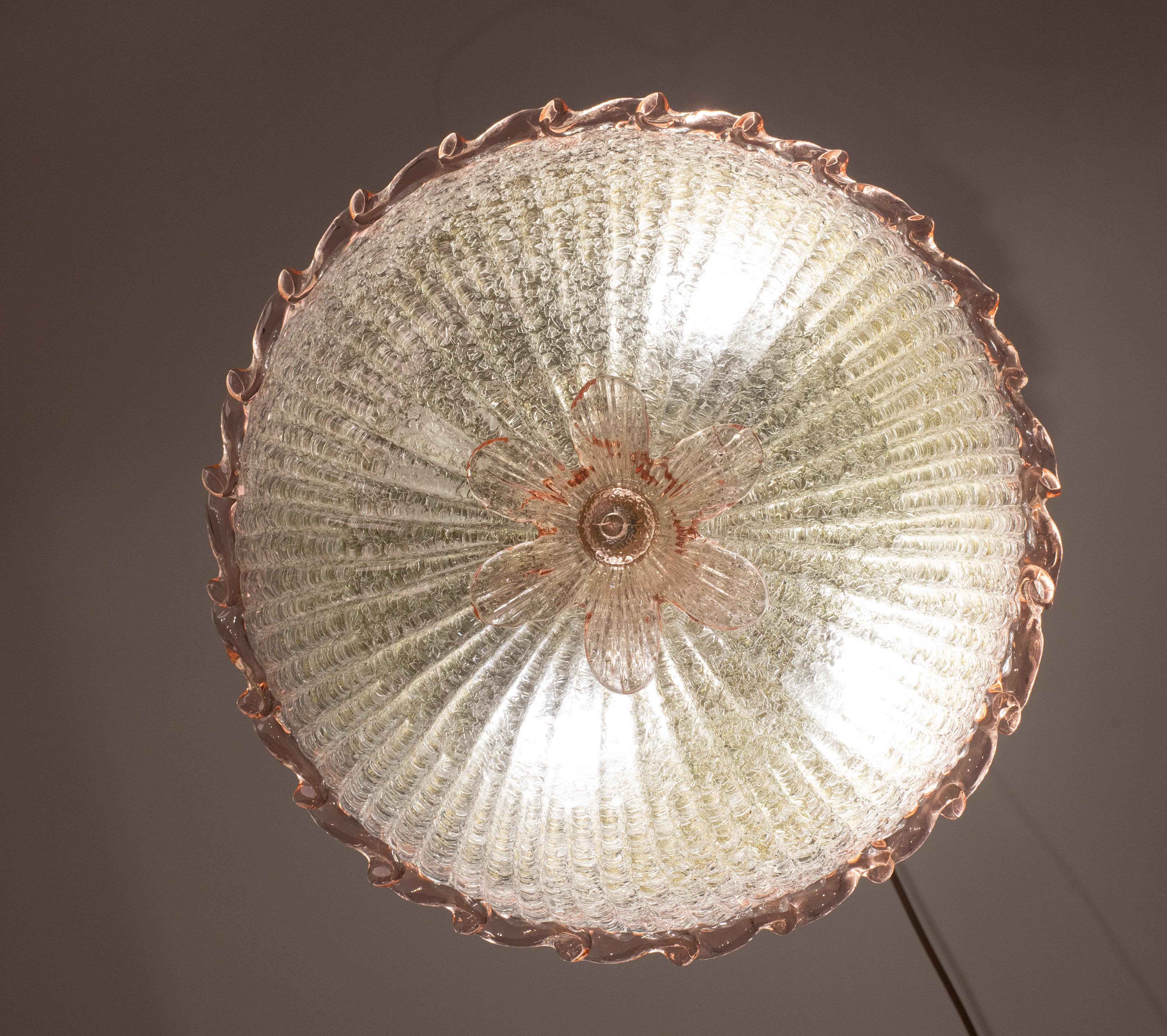 Élégante fleur de plafond italienne rose et en verre de Murano en vente 6