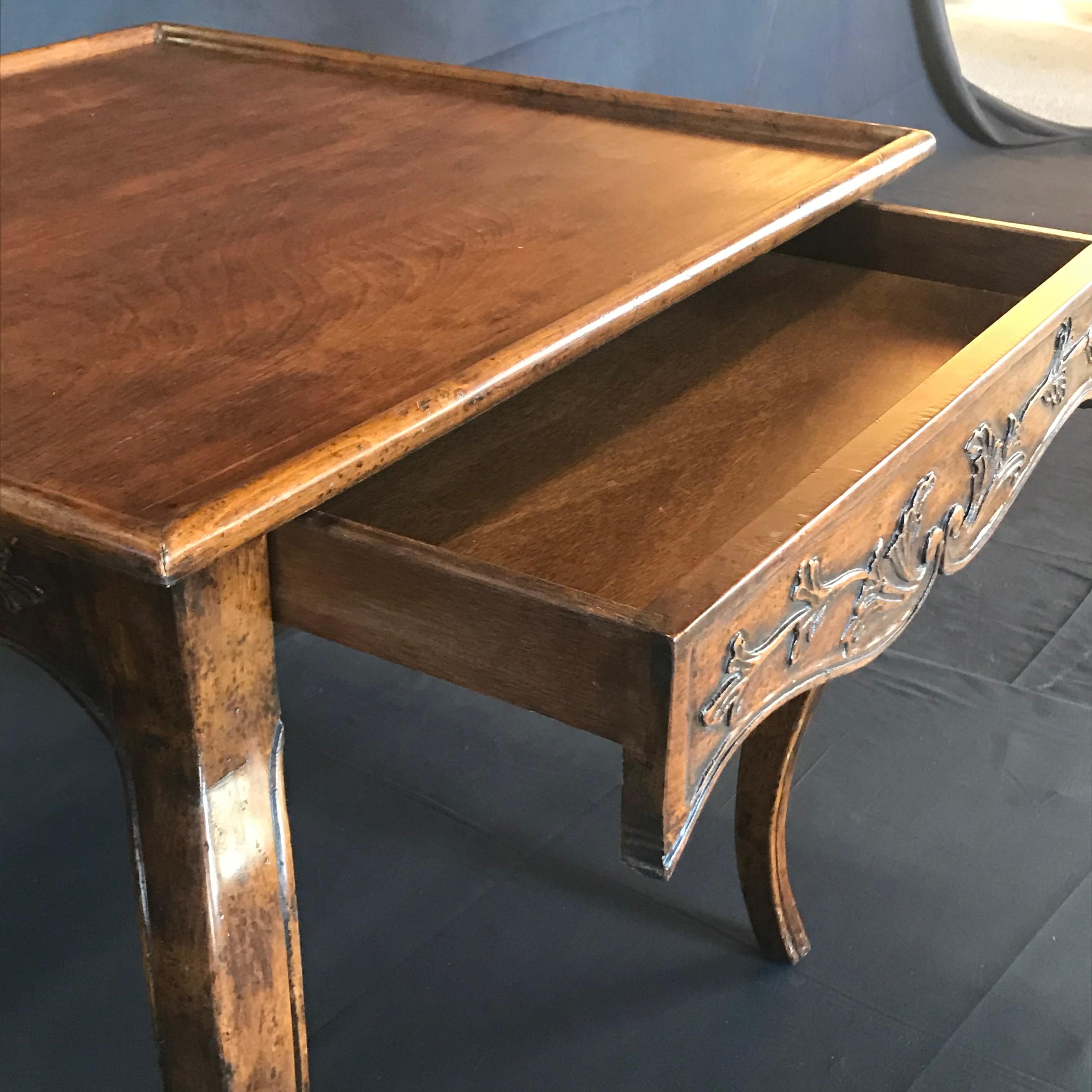 Elegant Italian Regency or Louis XV Style Carved Walnut Side Table 3
