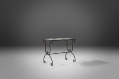 Élégante table d'appoint italienne avec base en fer forgé et récits en céramique décorés, 1