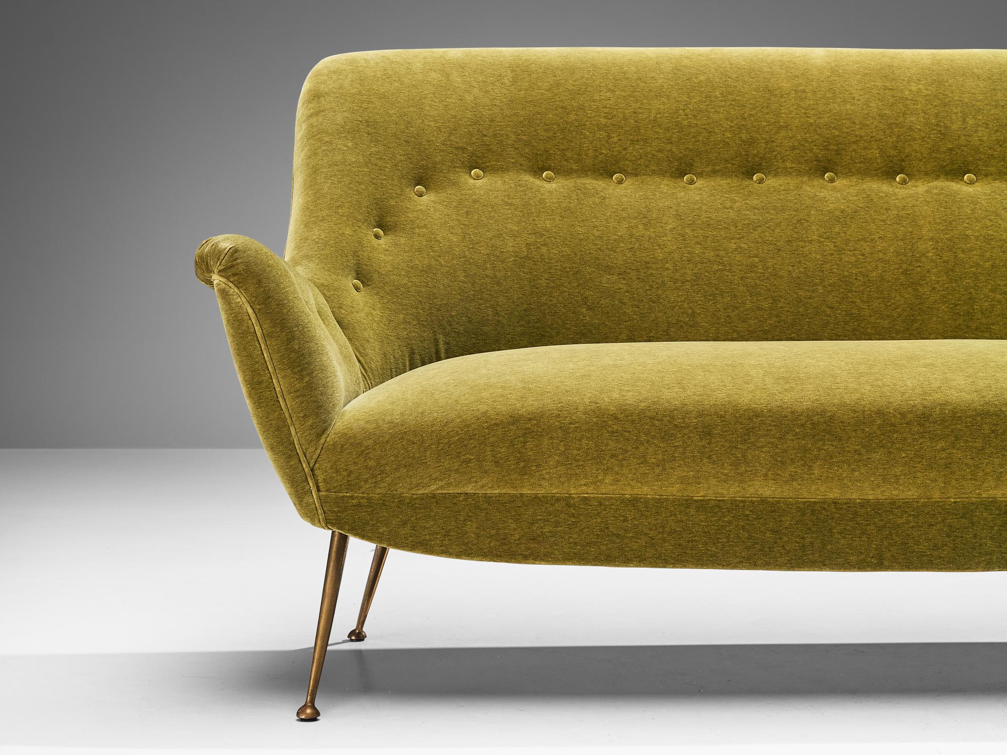 Elegant Italian Sofa in Moss Green Velvet and Brass  In Good Condition For Sale In Waalwijk, NL