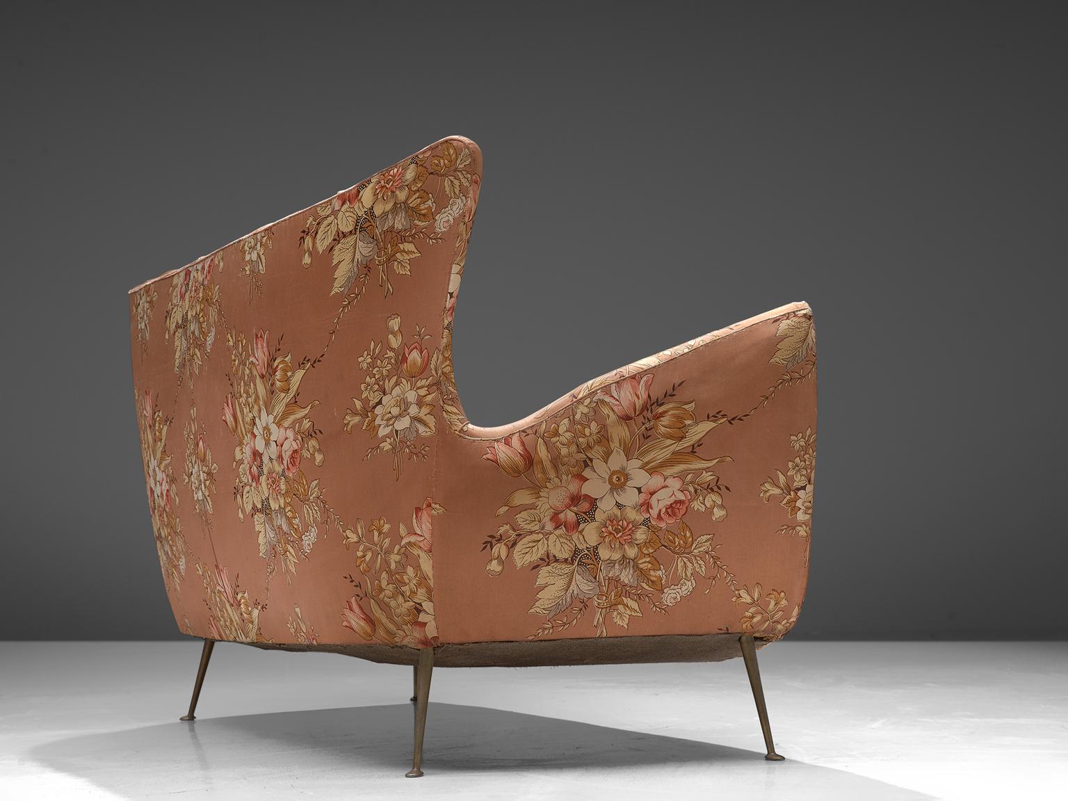 Mid-20th Century Elegant Italian Sofa in Pink Floral Upholstery