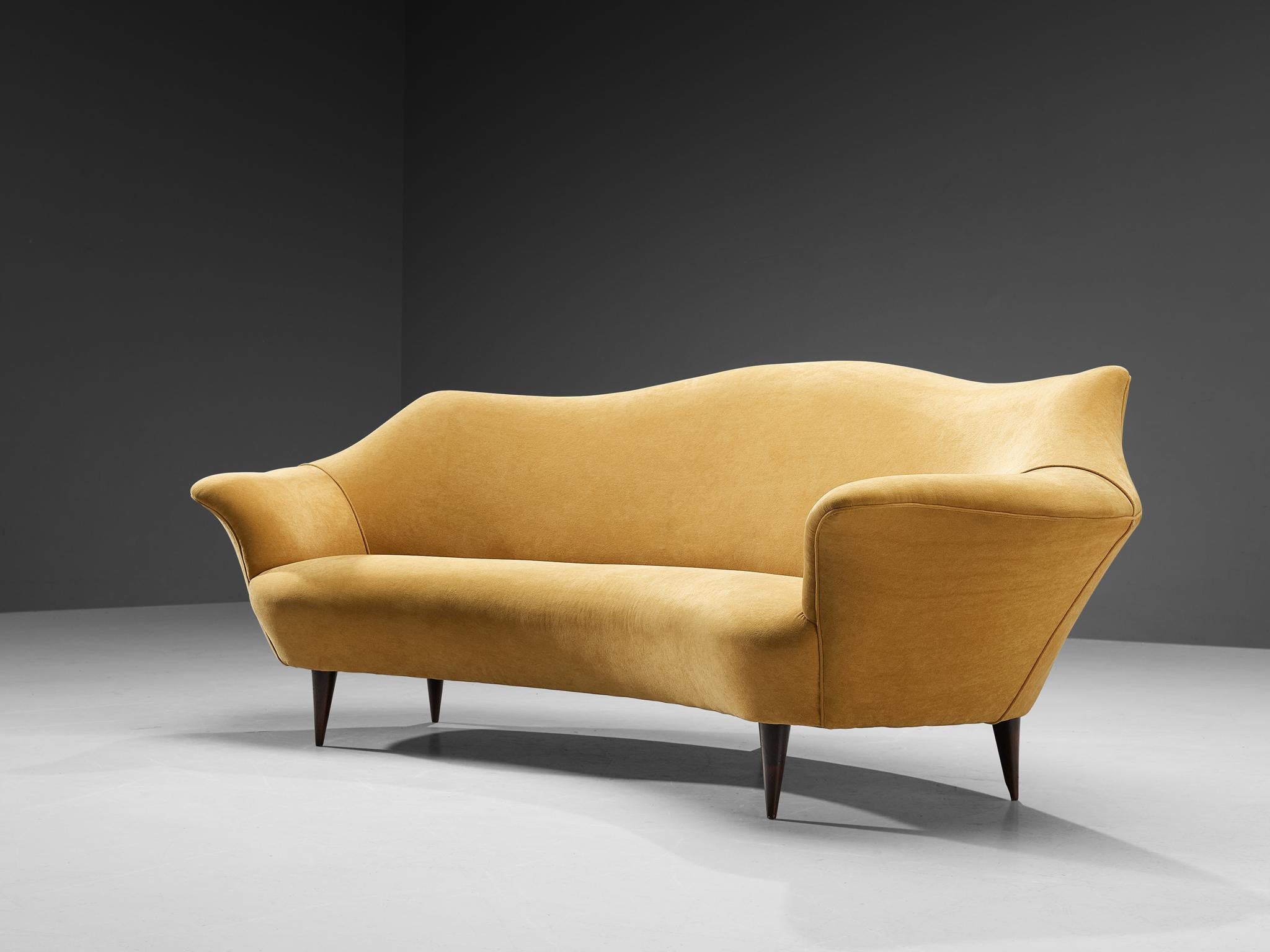 Elegant Italian Sofa in Yellow Velvet and Ash In Good Condition In Waalwijk, NL