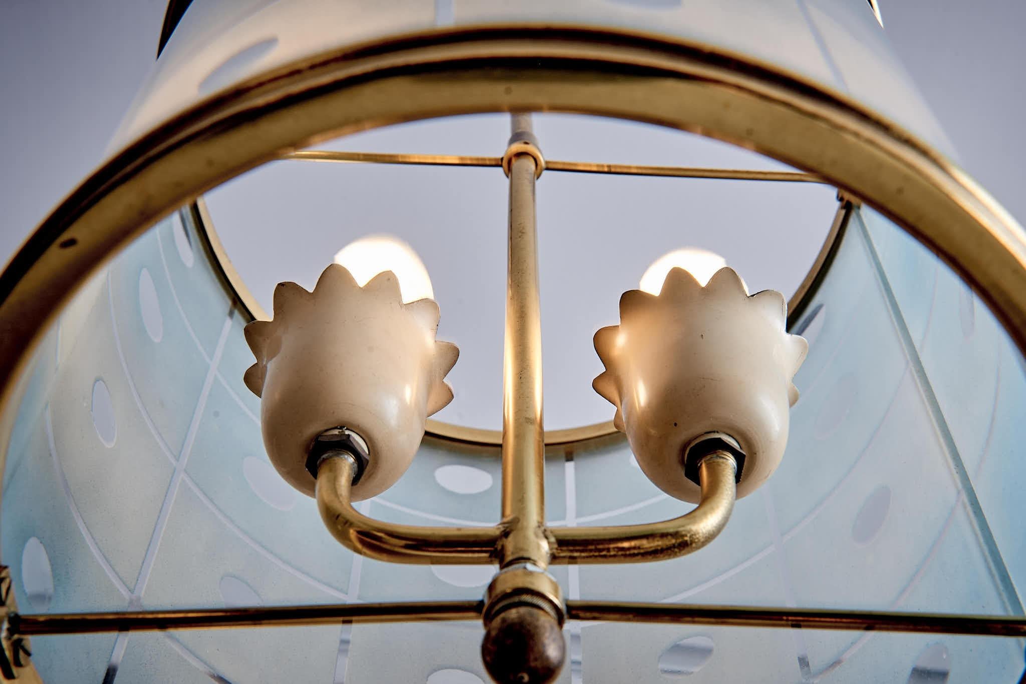 Elegante lampada a sospensione italiana con decorazione sabbiata In condizioni buone in vendita a Berlin, DE