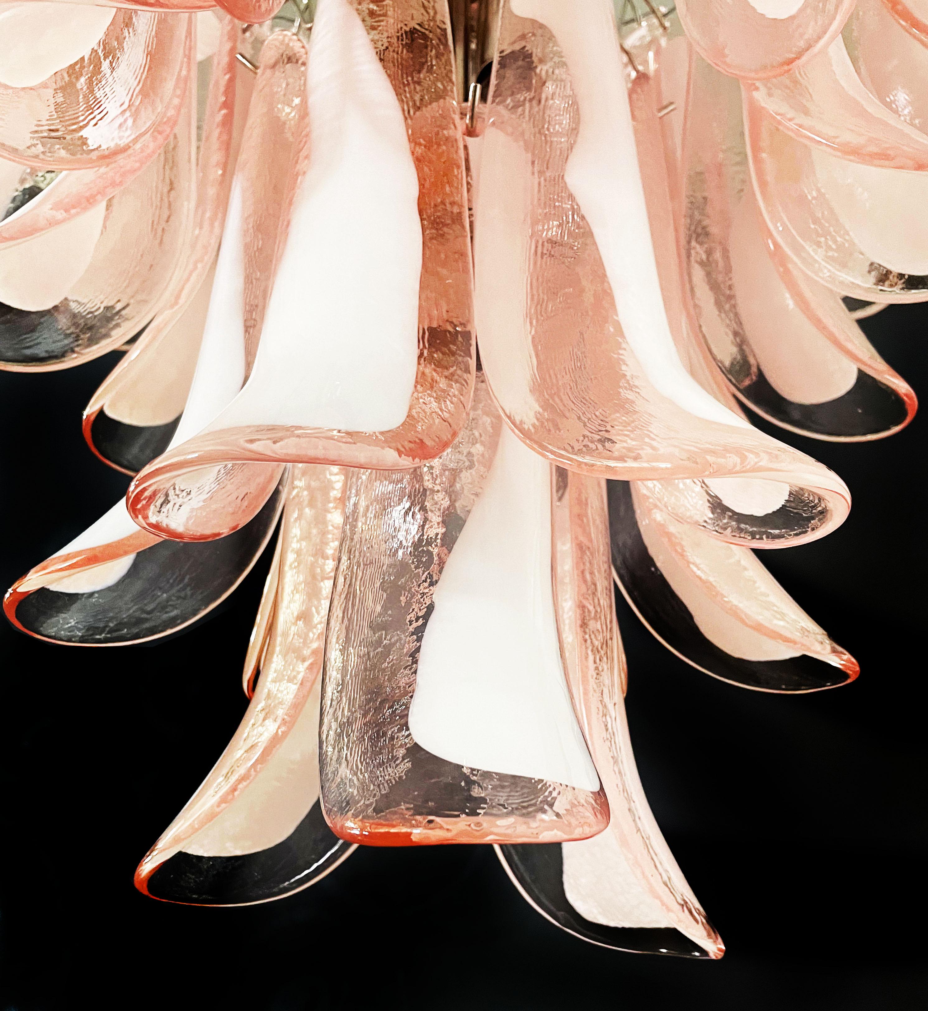 Elegant Italian Vintage Murano Chandeliers, 52 Pink Glass Petals For Sale 2