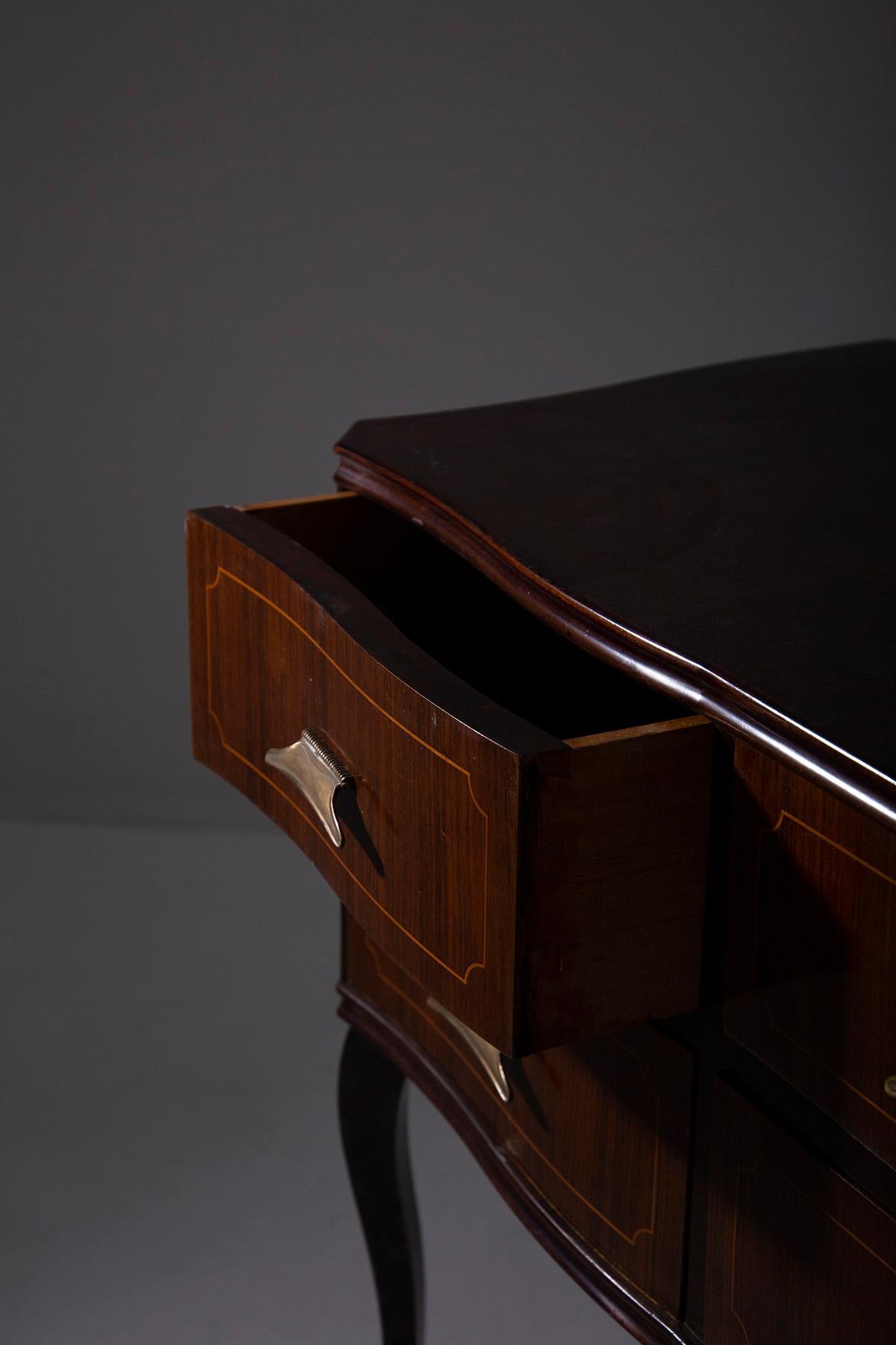 Elegant Italian Vintage sideboard in brass and walnut wood For Sale 3