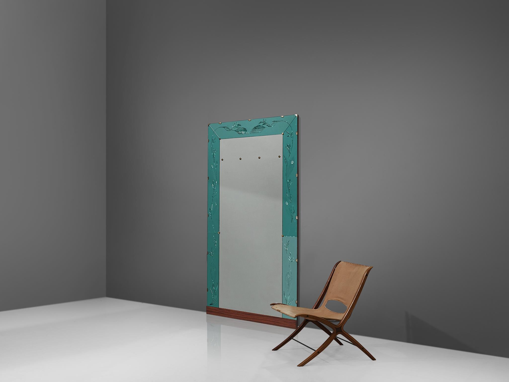 Elegante Espejo de Pared Italiano con Canto Turquesa Moderno de mediados de siglo en venta