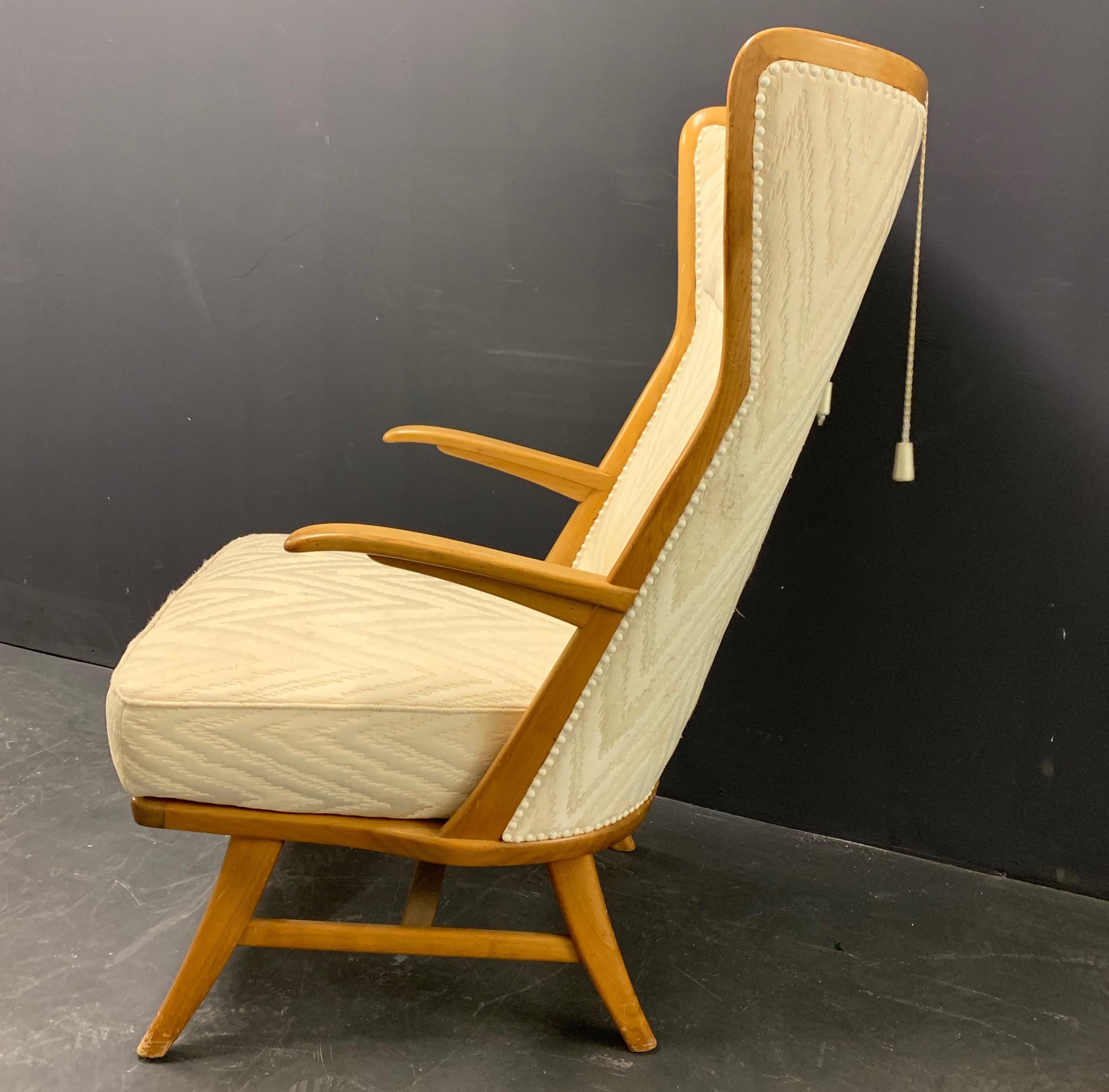 Elegant Italian Lounge Chair 4