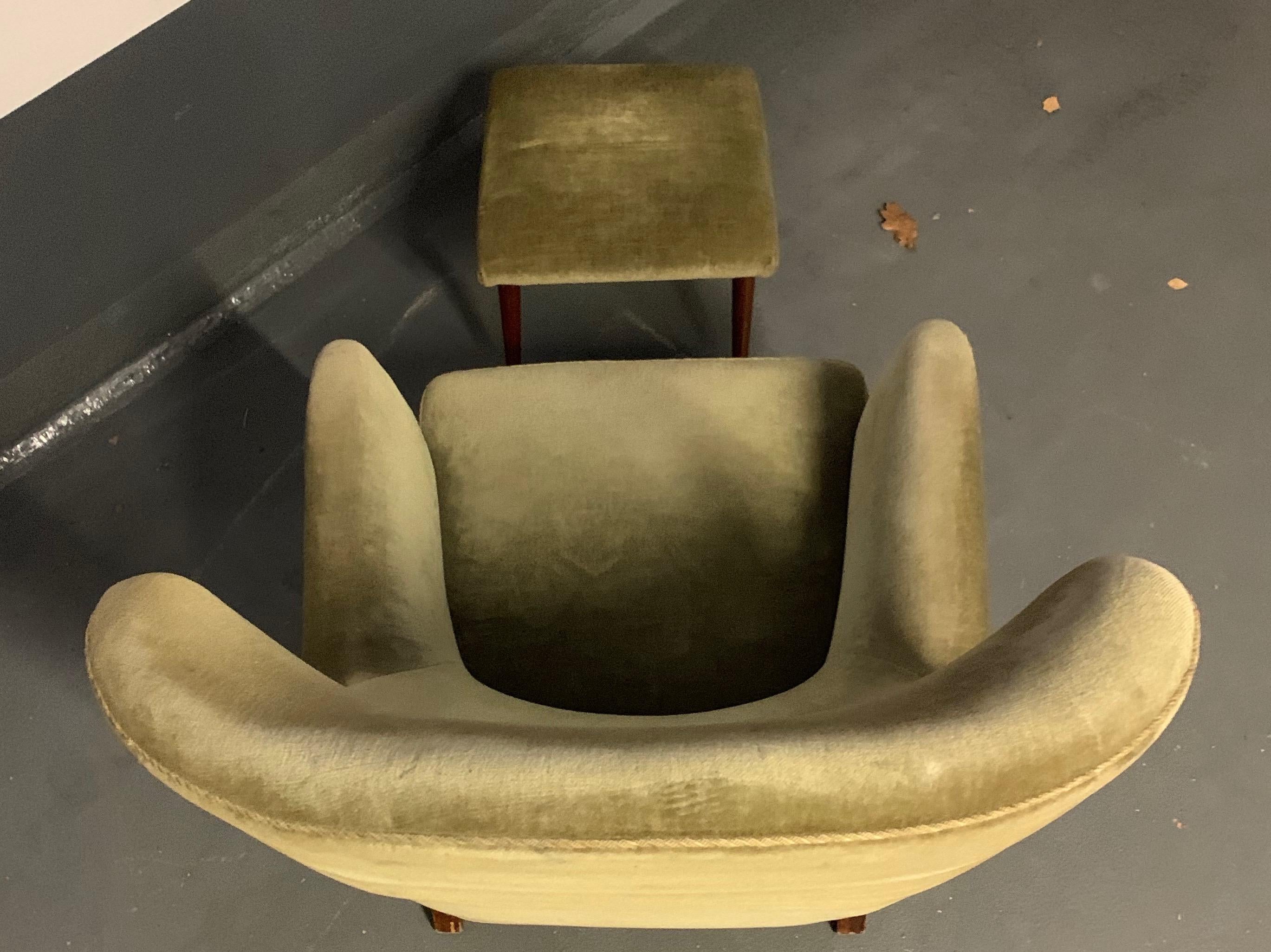 Italian Elegant Italien Lounge Chair with Stool