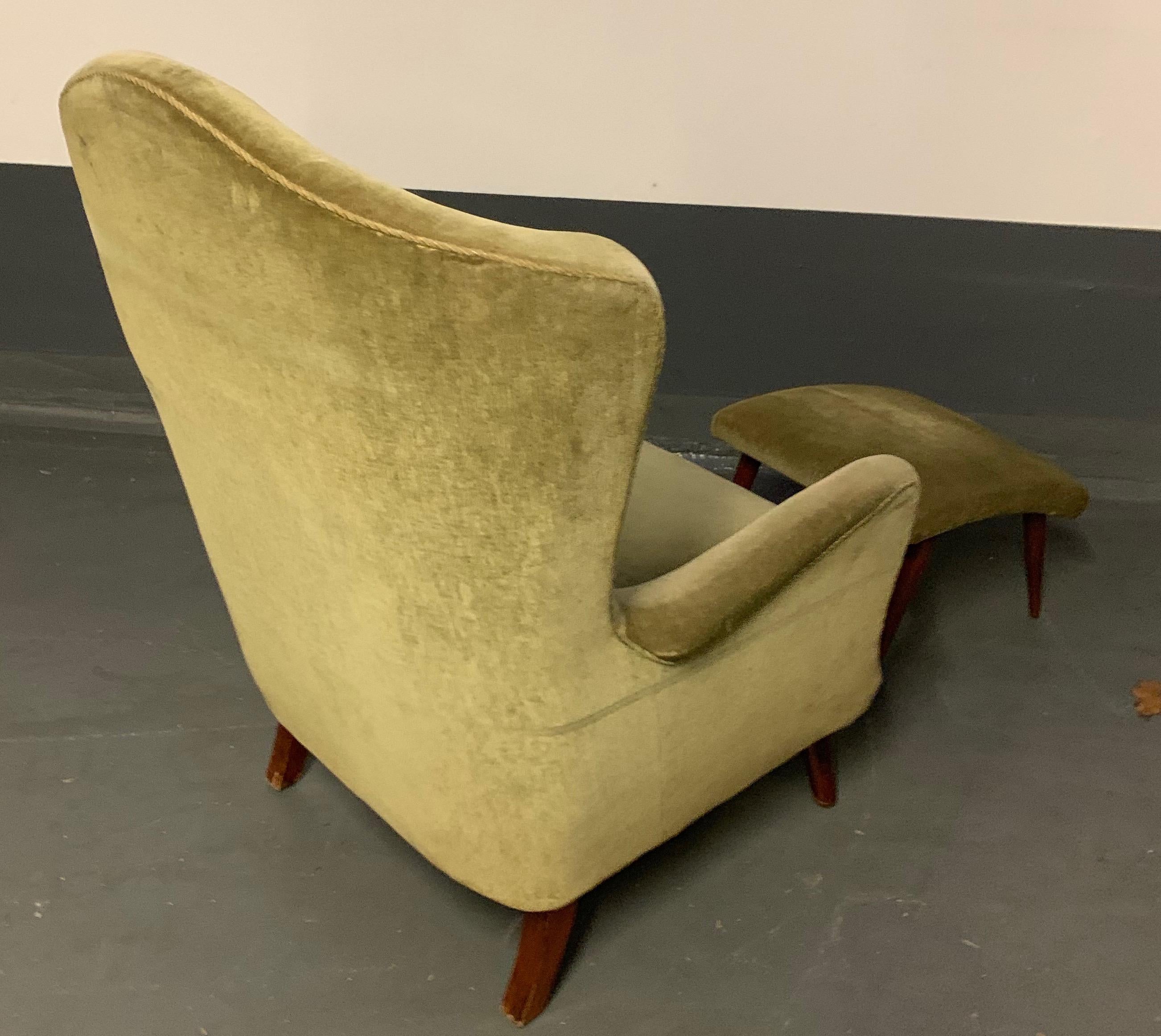 Elegant Italien Lounge Chair with Stool In Fair Condition In Munich, DE